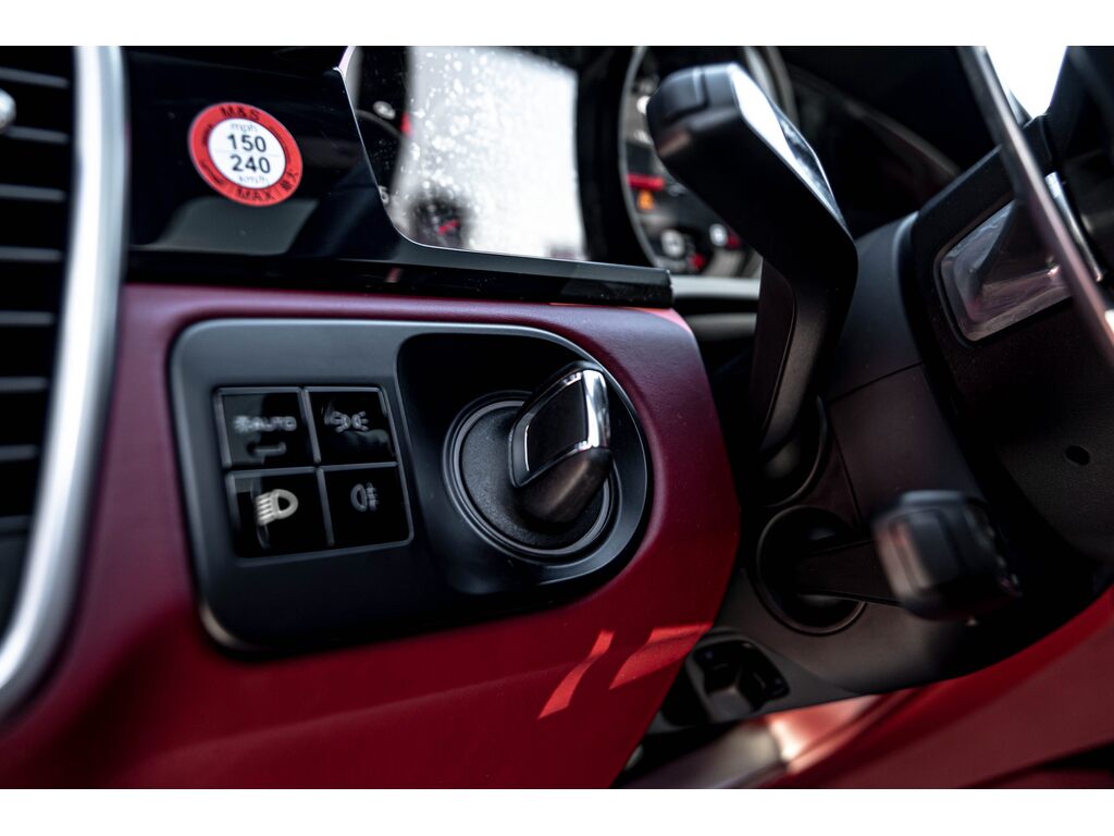 
								2021 Porsche Cayenne Coupe full									
