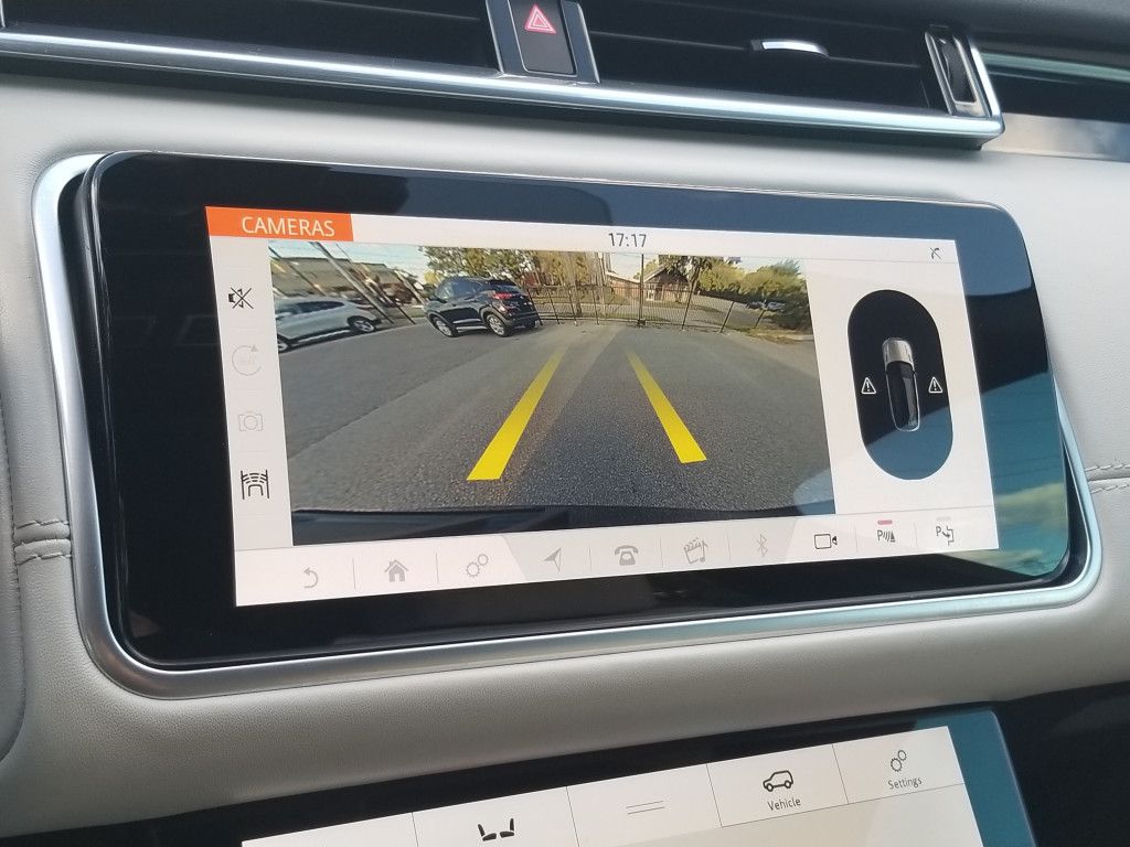 
								Land Rover Range Rover Velar R-Dynamic HSE full									