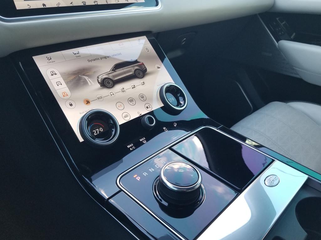
								Land Rover Range Rover Velar R-Dynamic HSE full									