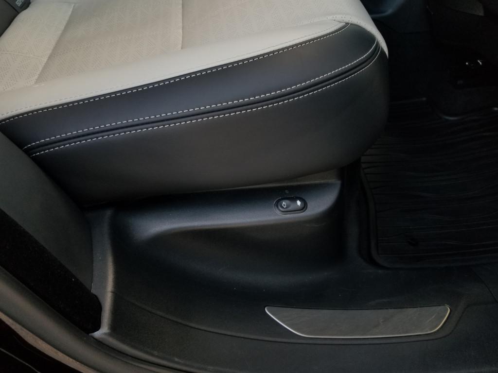 
								Land Rover Range Rover Velar R-Dynamic HSE full									