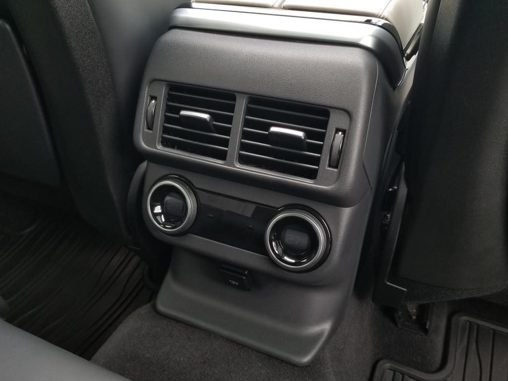 
								Land Rover Range Rover Velar R-Dynamic HSE full									