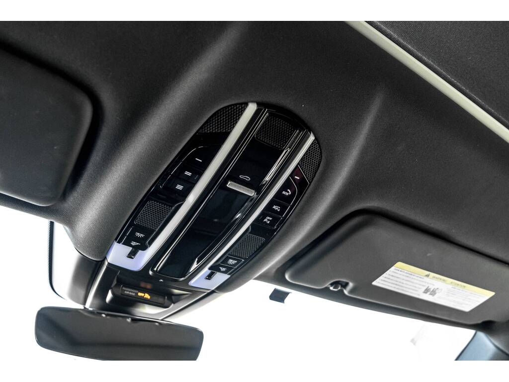 
								2021 Porsche Cayenne Coupe full									
