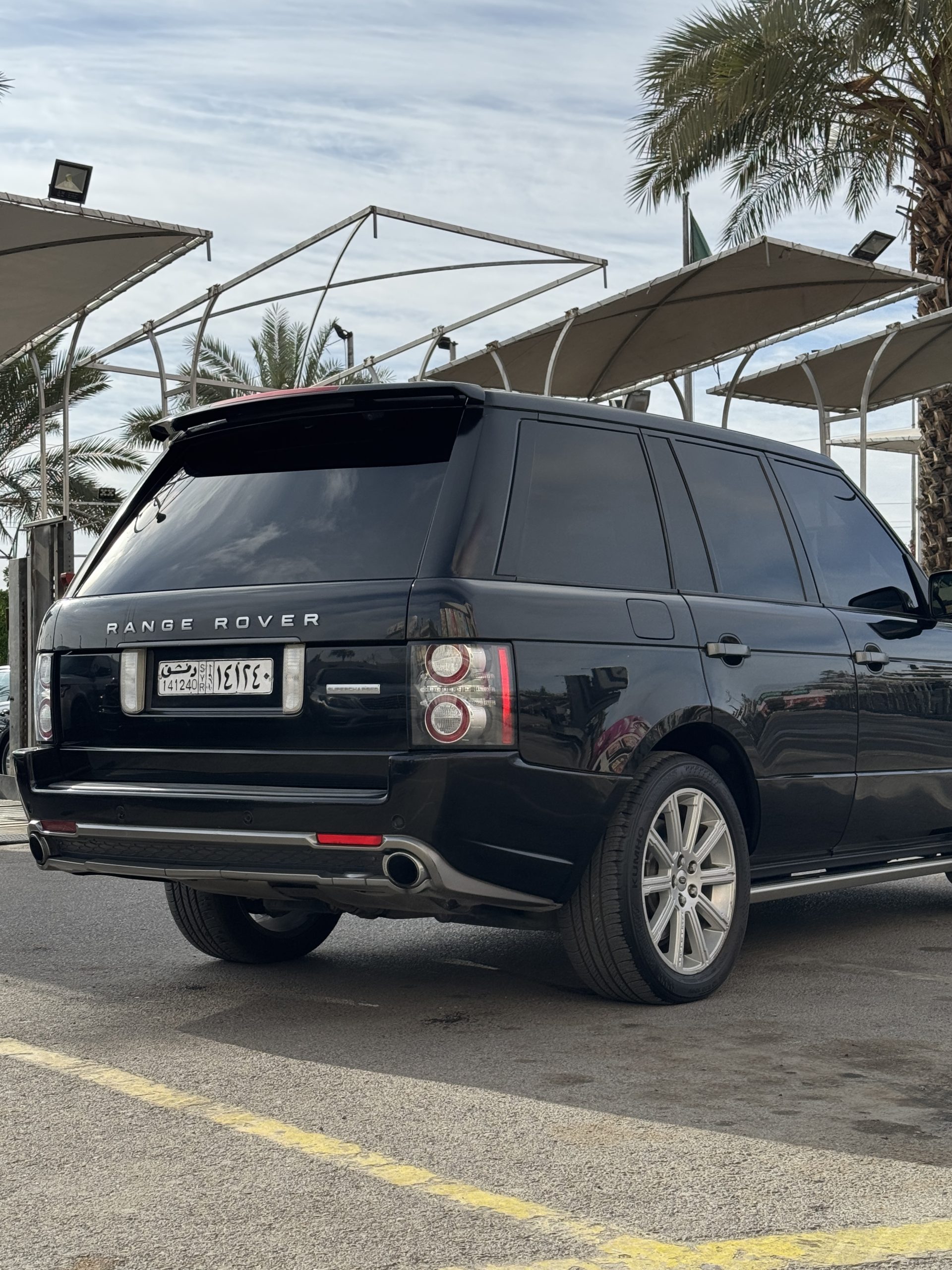 
								2011 Land Rover Range Rover Supercharged Autobiography full									