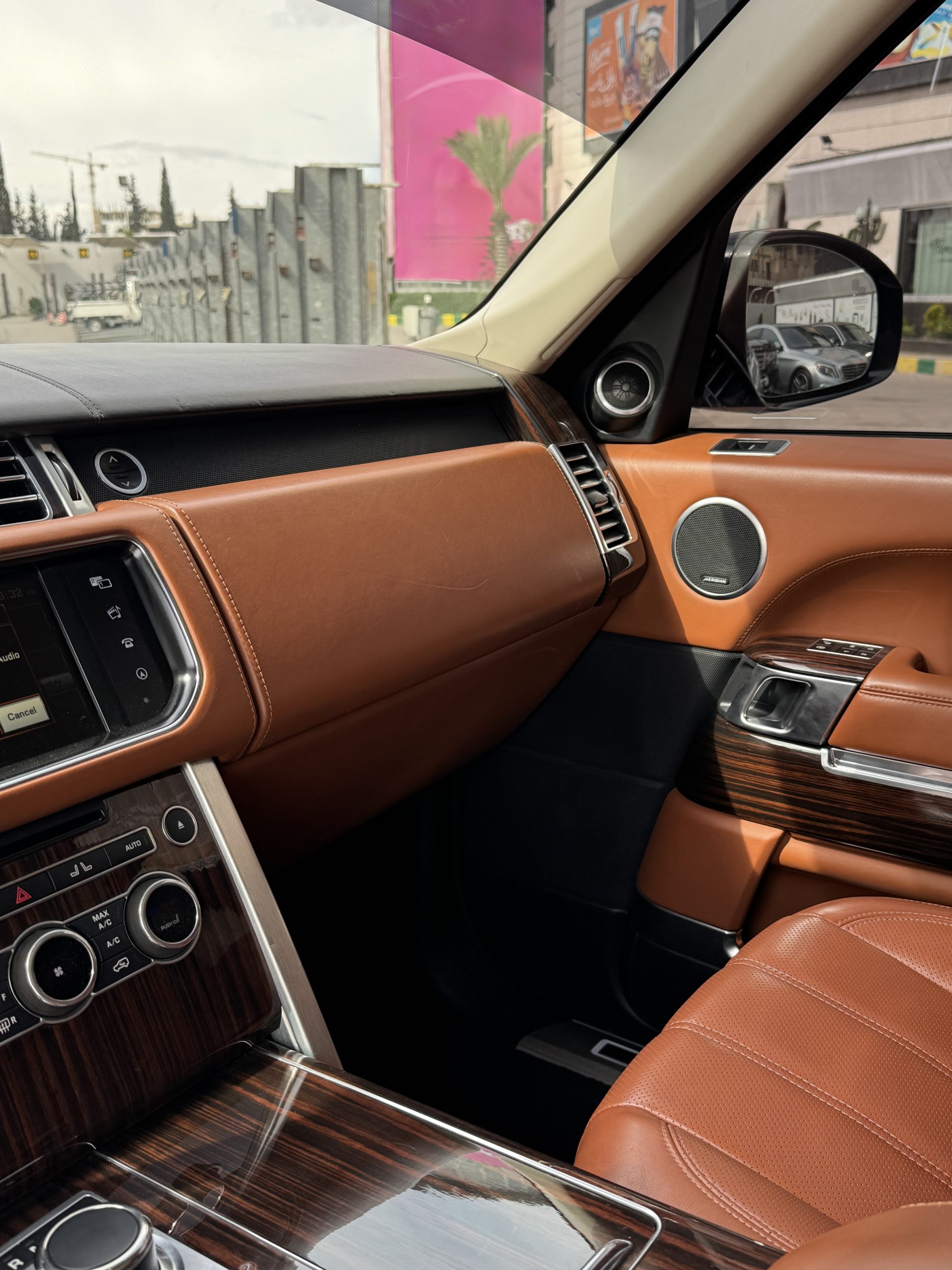 
								2014 Land Rover Range Rover Autobiography full									