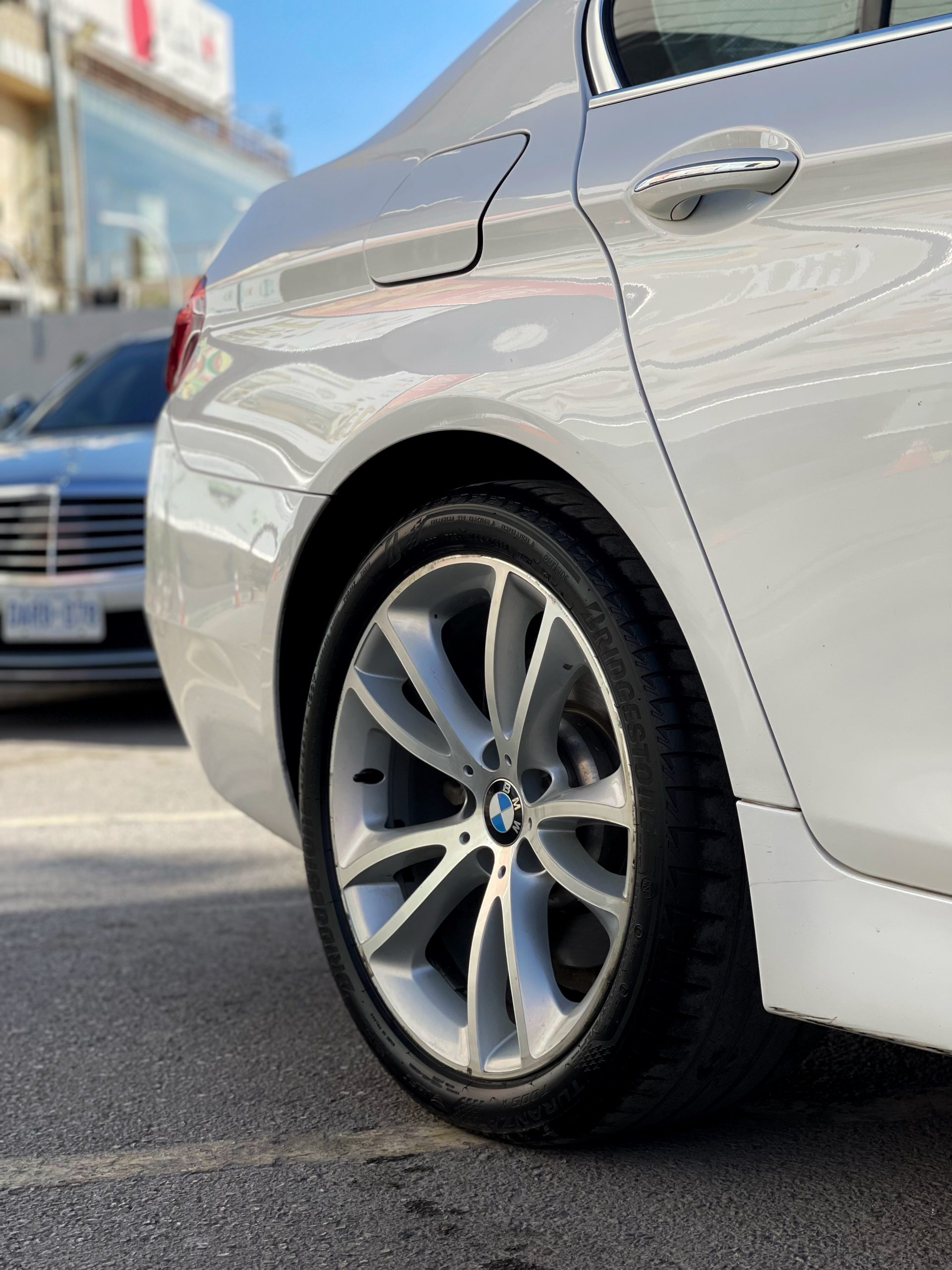
								2015 BMW 528i Luxury full									