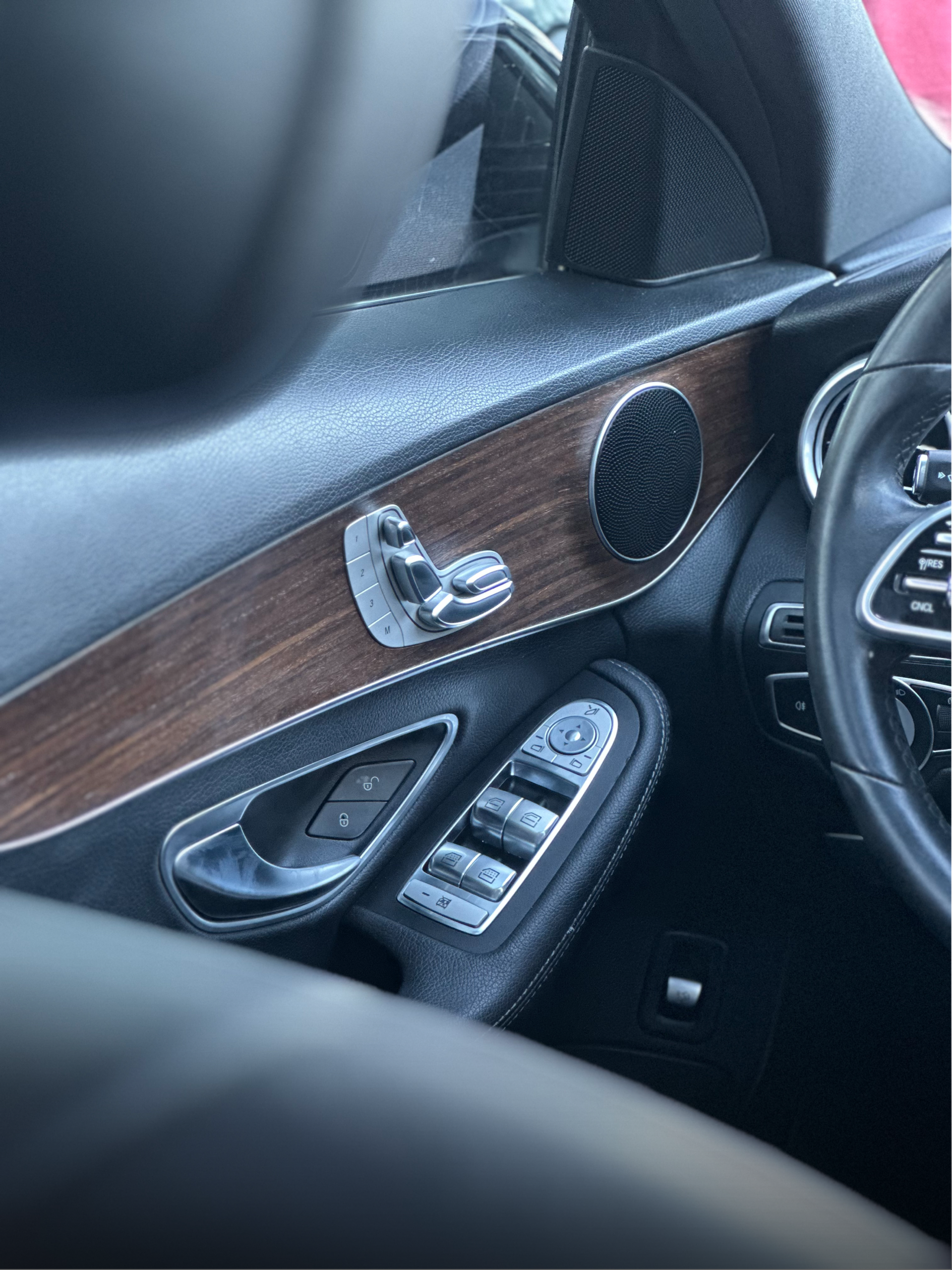 
								2020 Mercedes-Benz C300 full									