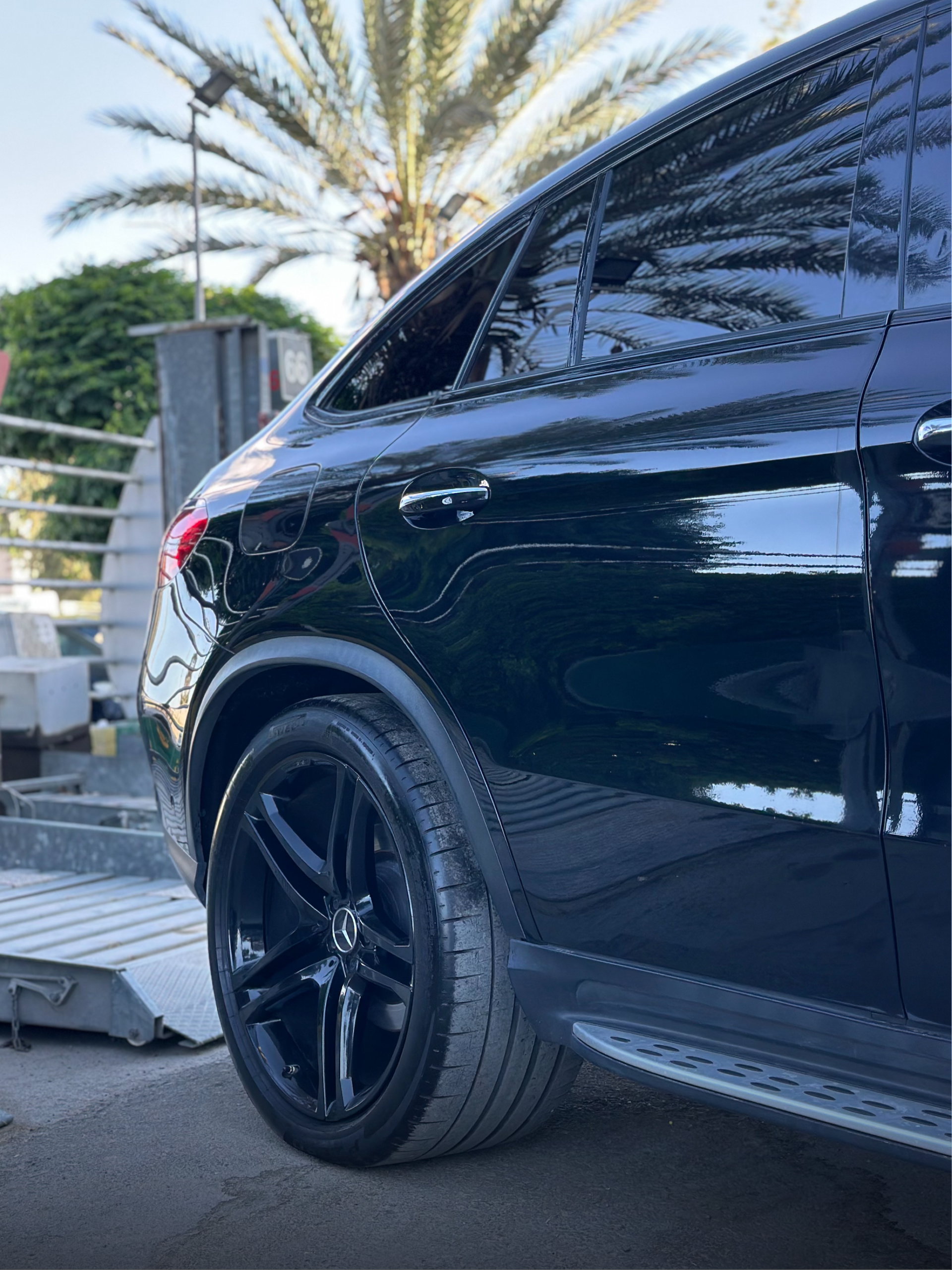 
								2018 Mercedes-Benz GLE43 Coupe full									