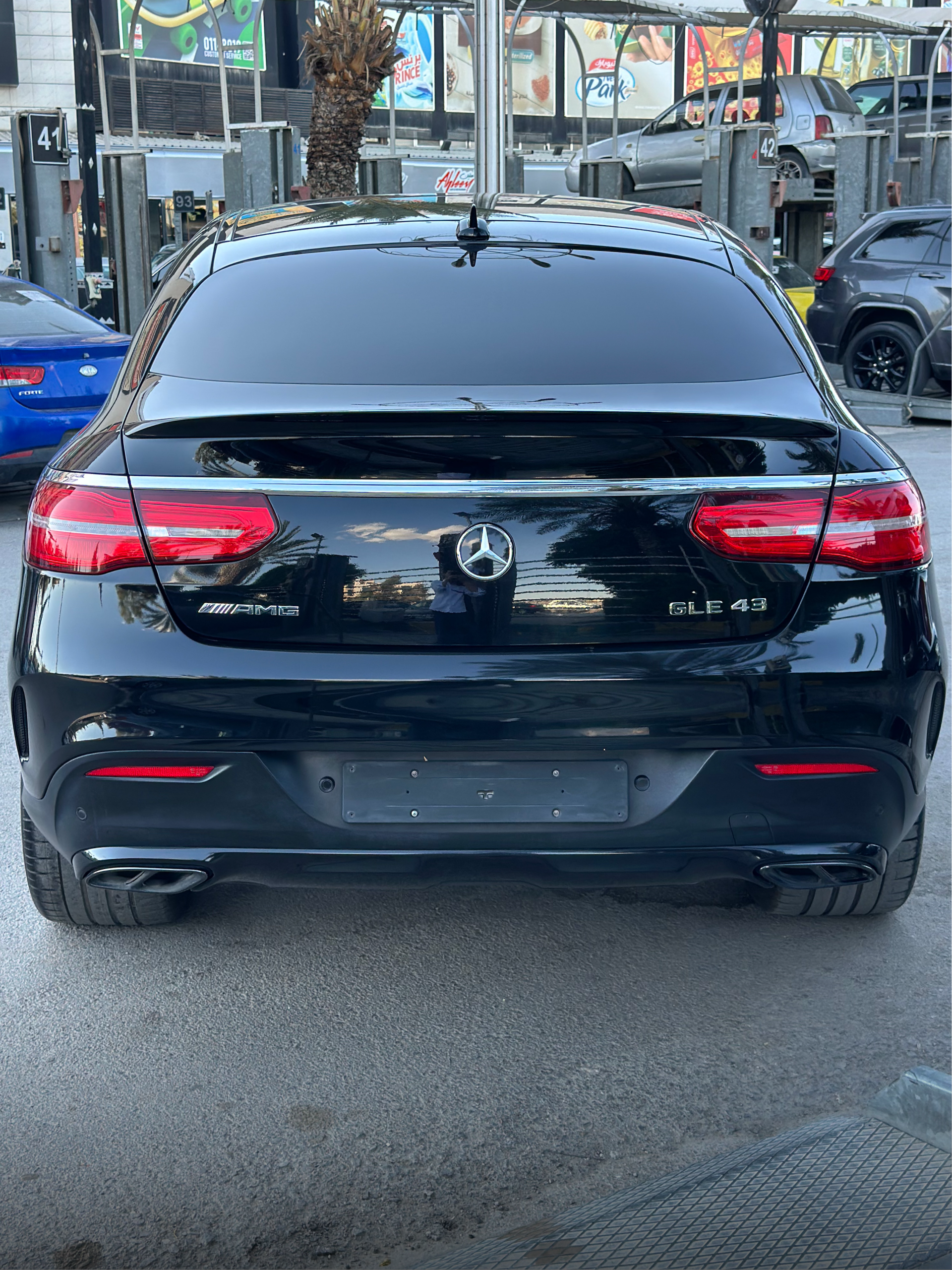 
								2018 Mercedes-Benz GLE43 Coupe full									
