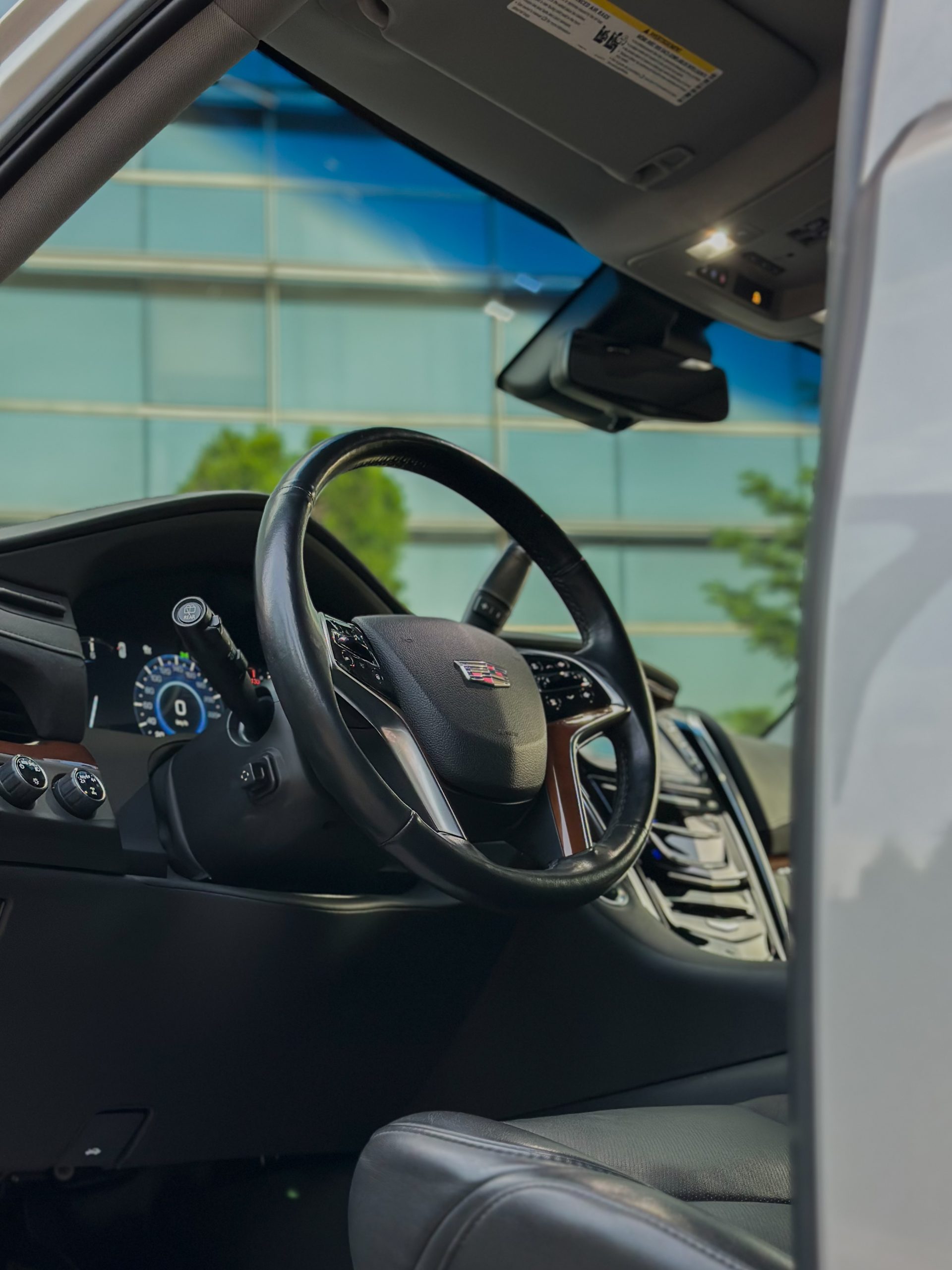 
								2017 Cadillac Escalade ESV Premium full									