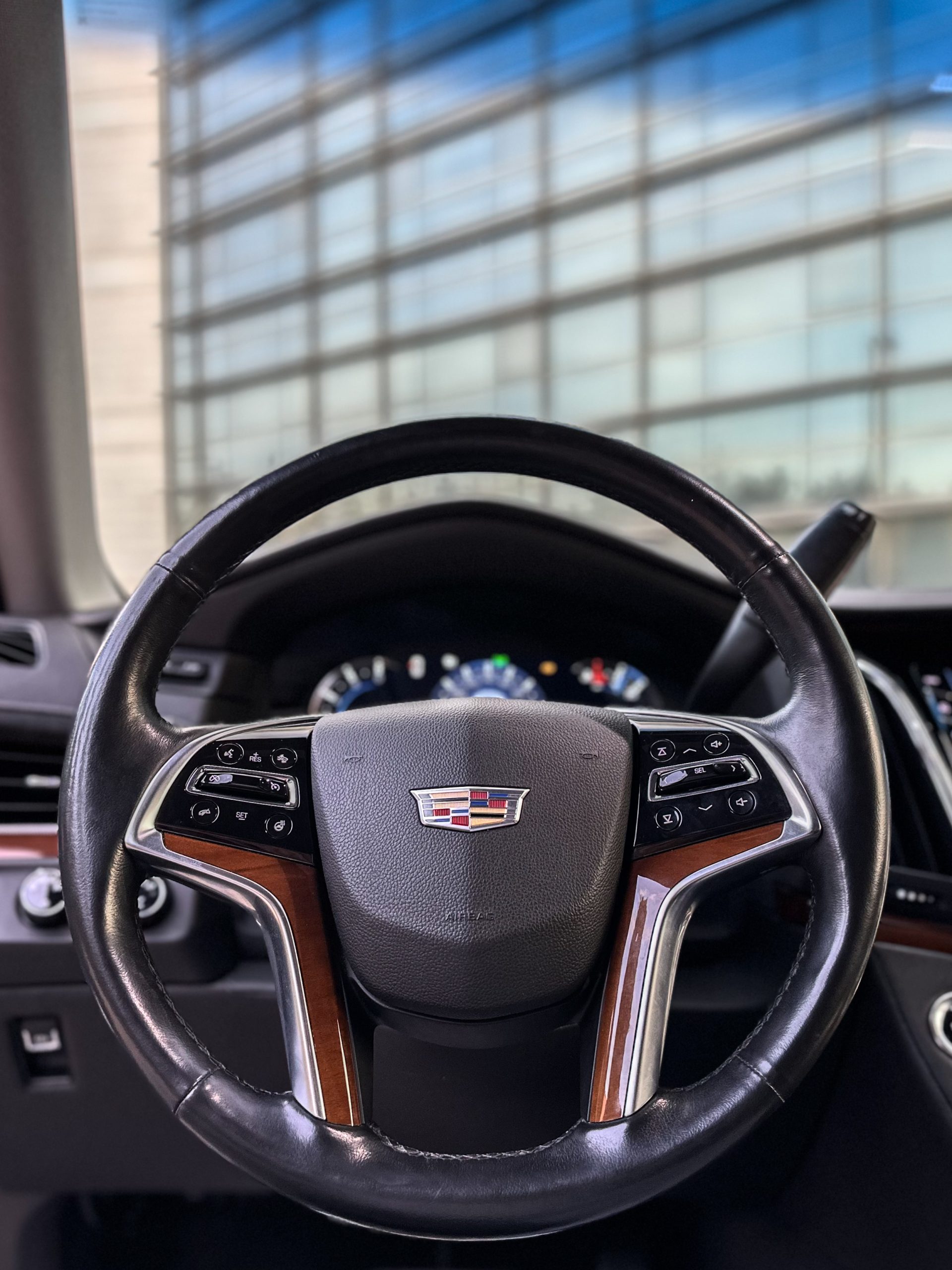 
								2017 Cadillac Escalade ESV Premium full									