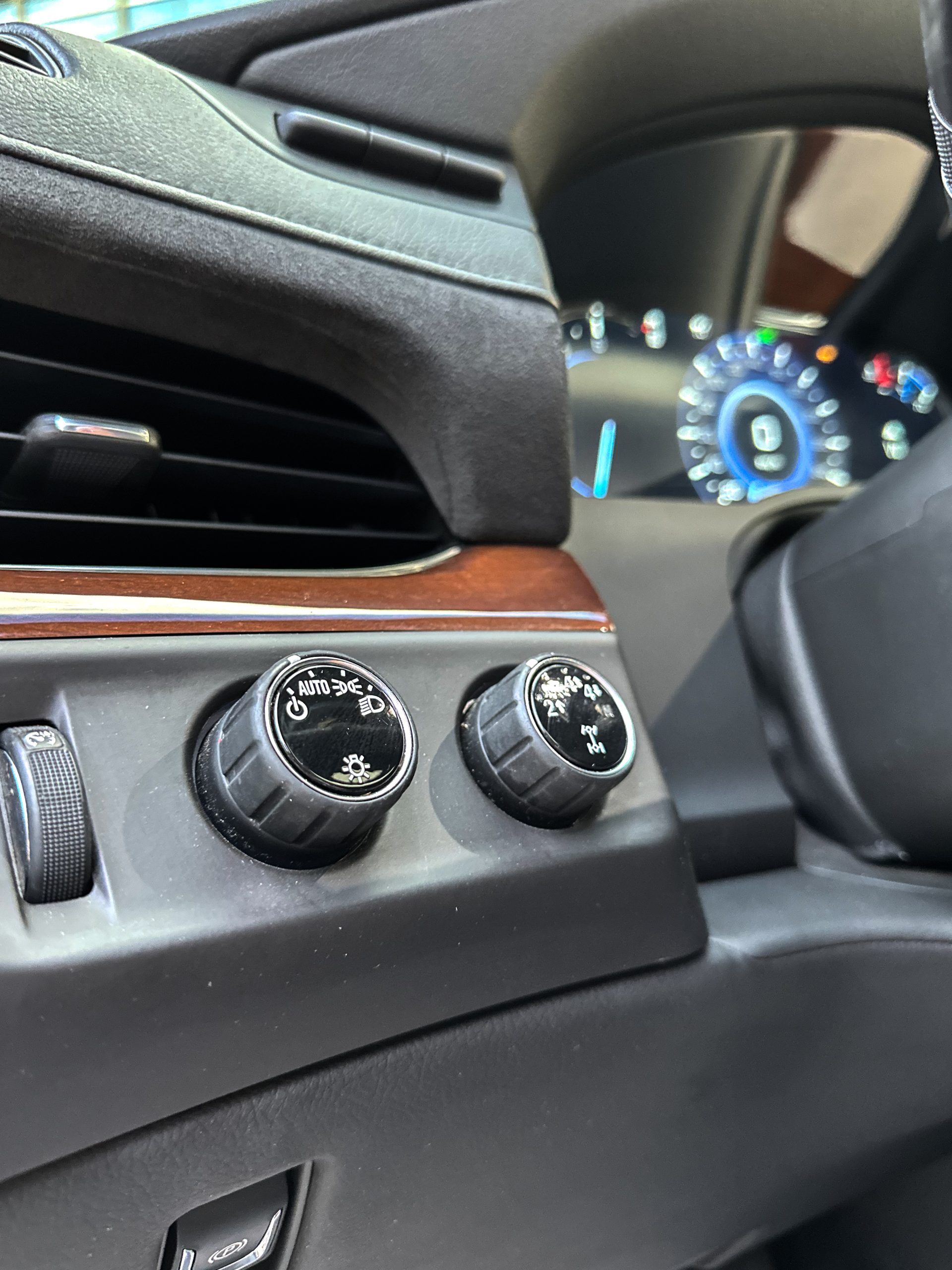 
								2017 Cadillac Escalade ESV Premium full									