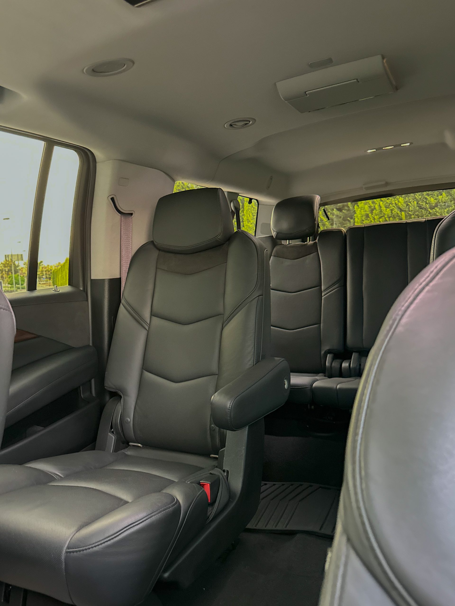 
								2017 Cadillac Escalade ESV Premium full									