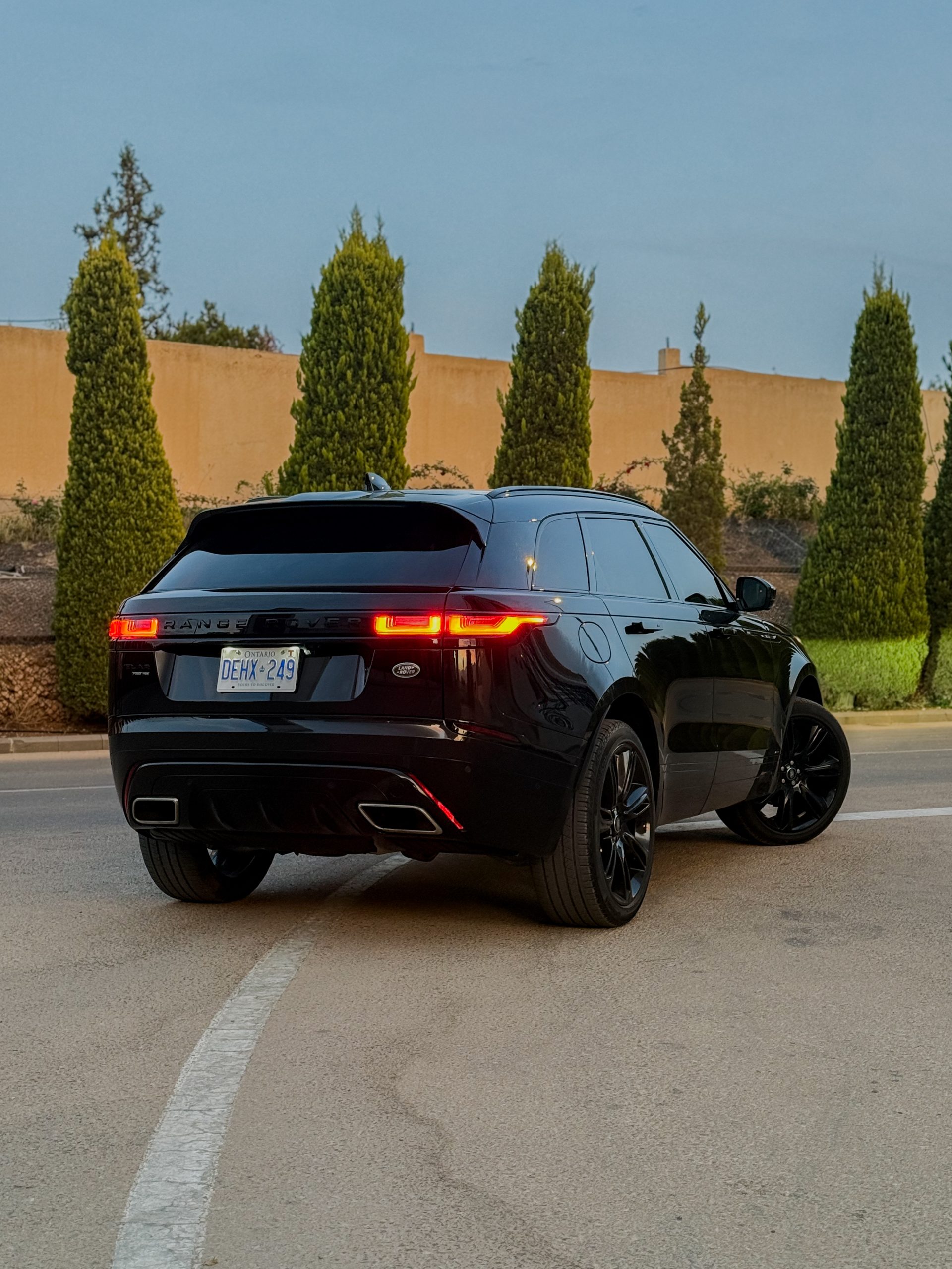 
								Land Rover Range Rover Velar R-Dynamic HSE full									