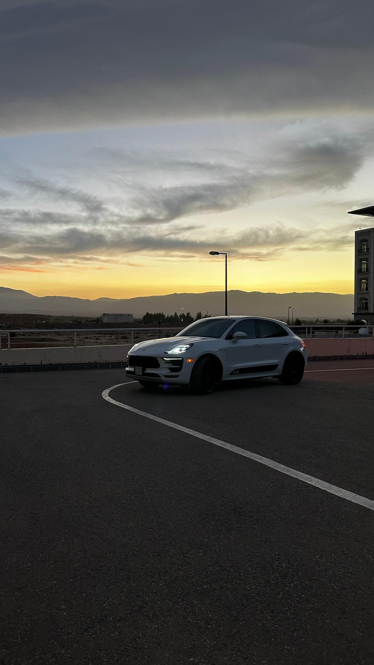 
								2017 Porsche Macan GTS full									