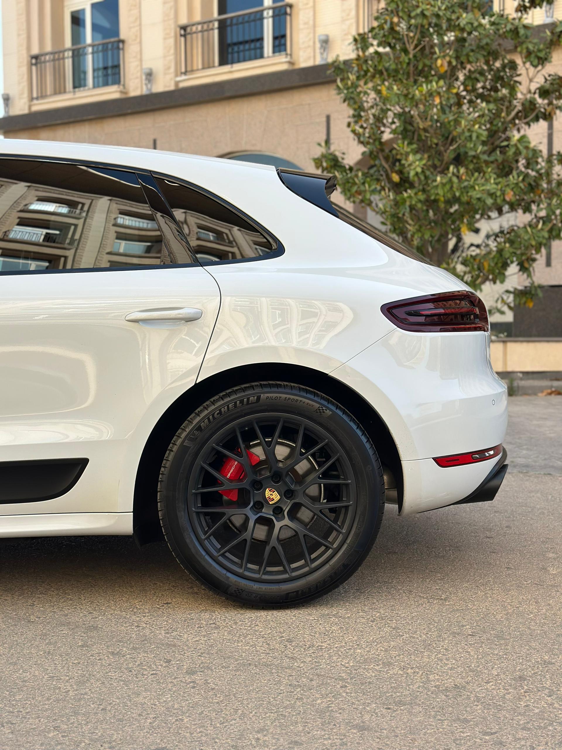 
								2017 Porsche Macan GTS full									