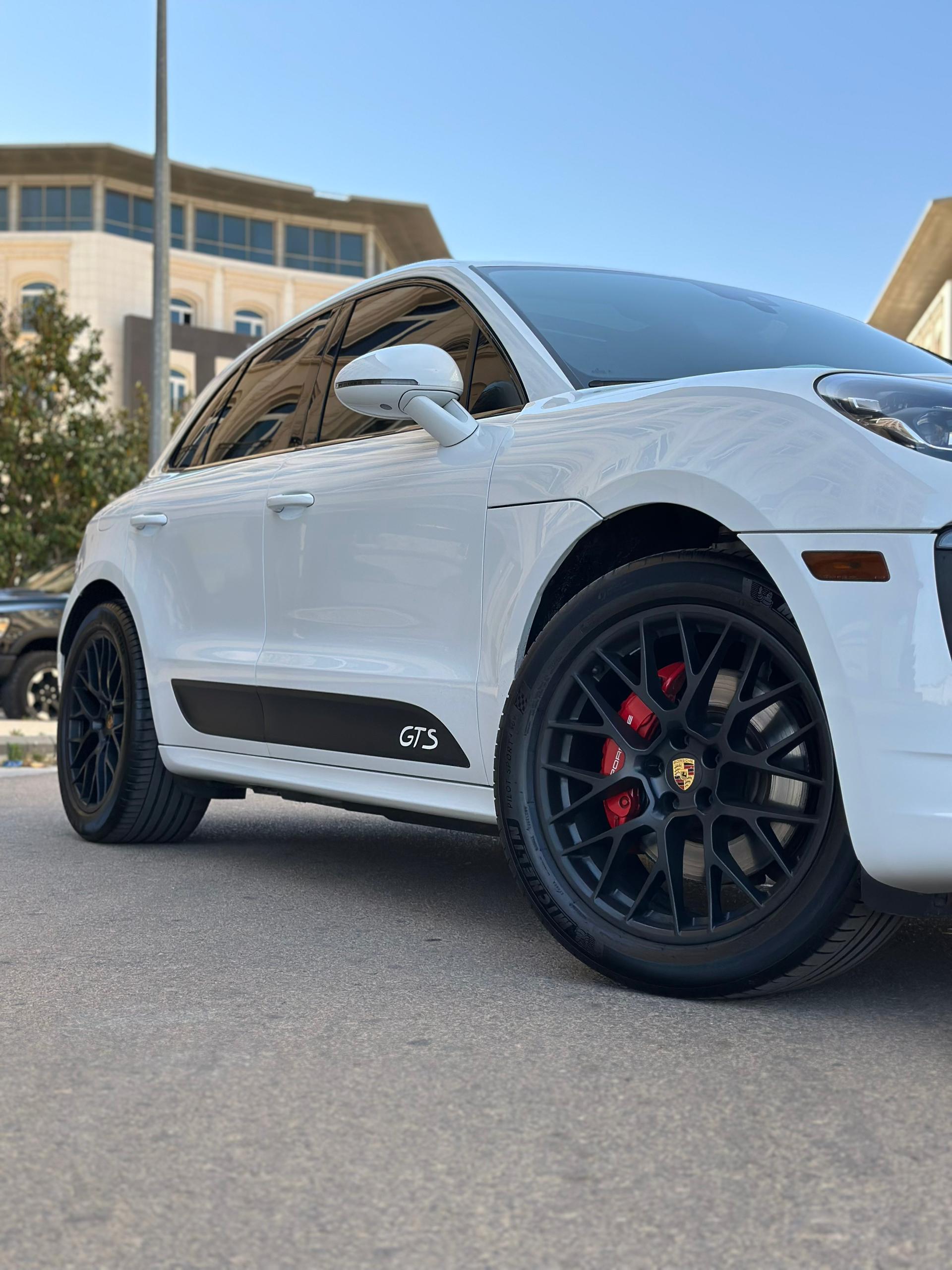 
								2017 Porsche Macan GTS full									