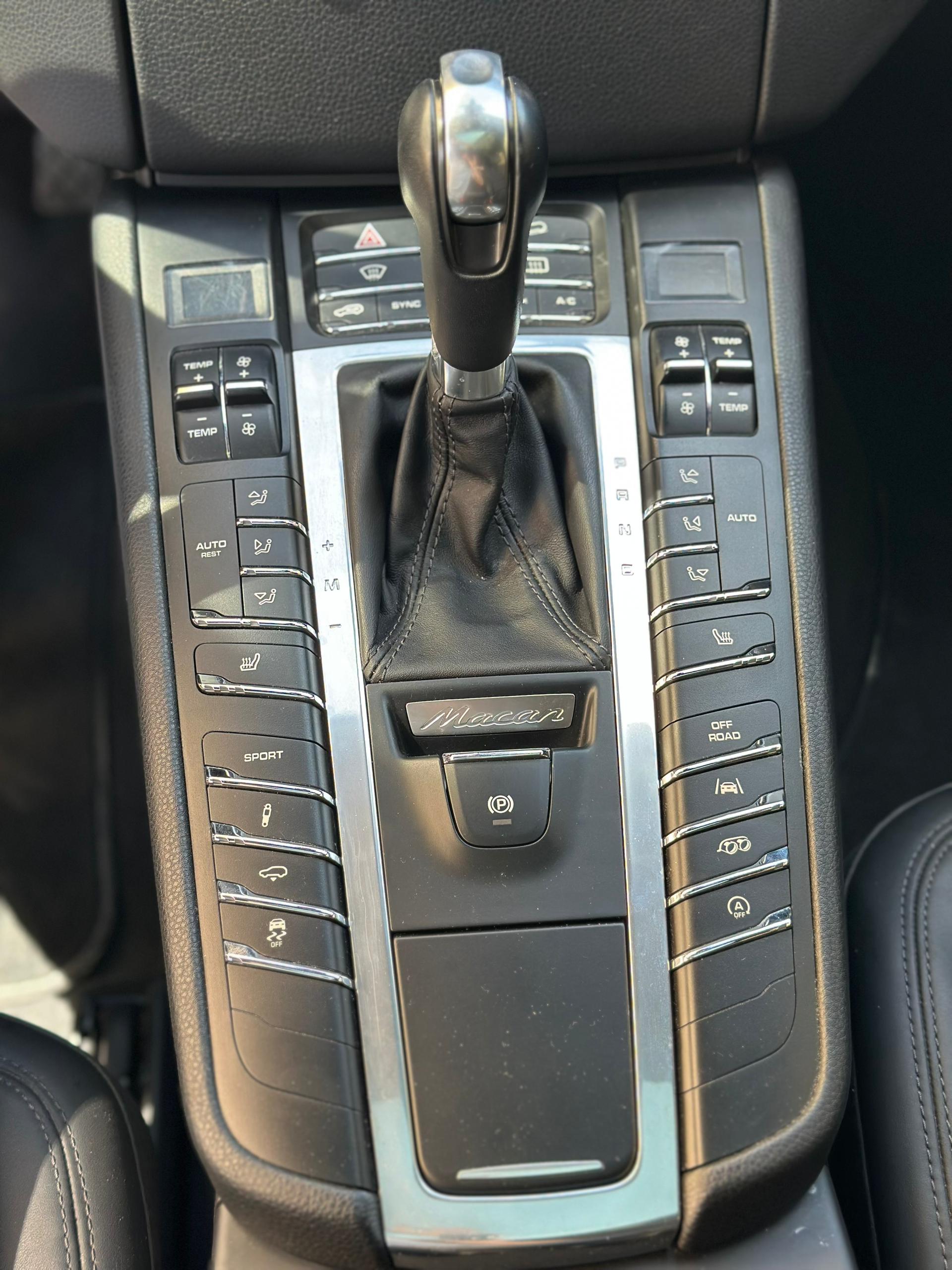 
								2017 Porsche Macan GTS full									