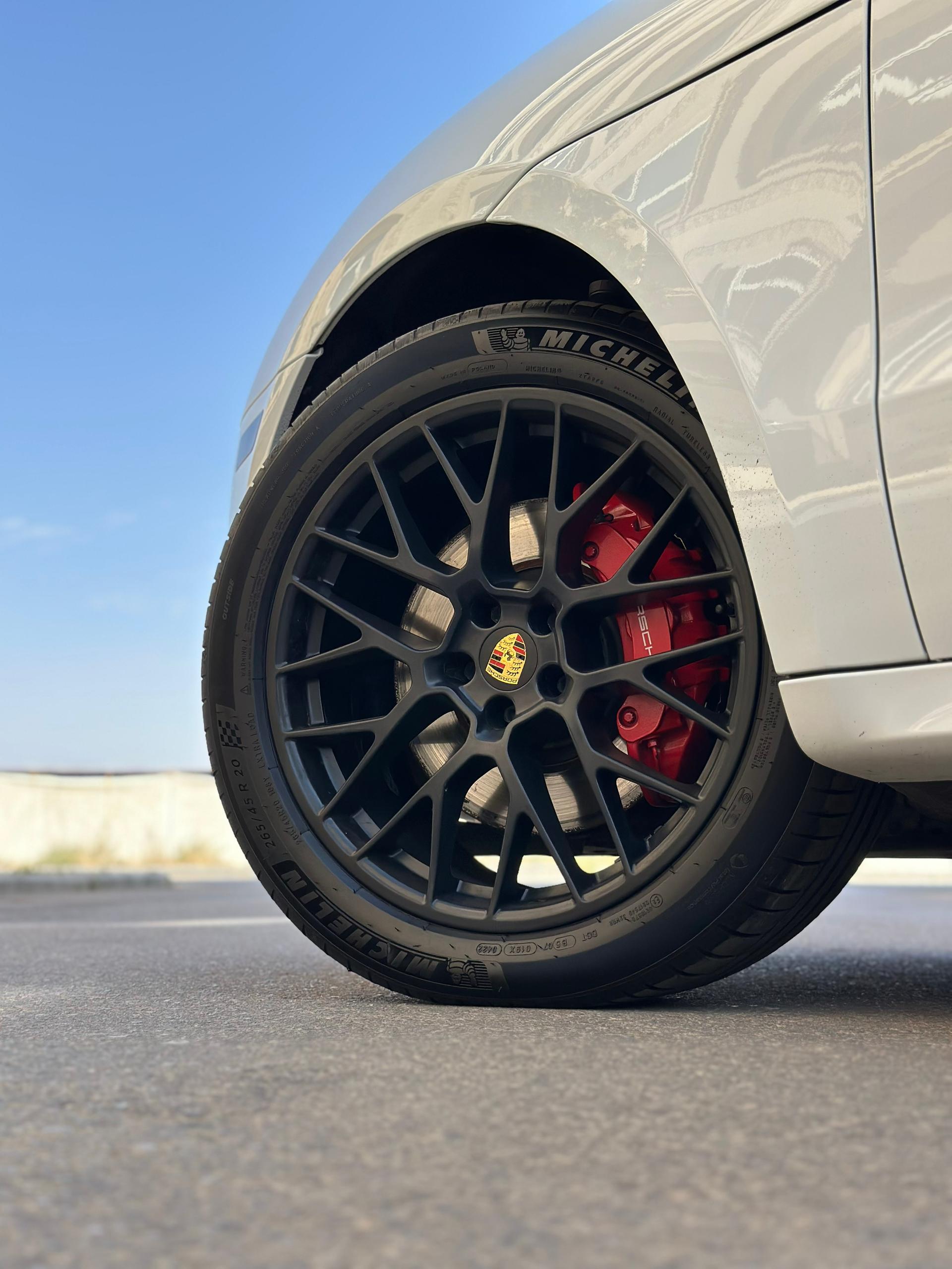 
								2017 Porsche Macan GTS full									