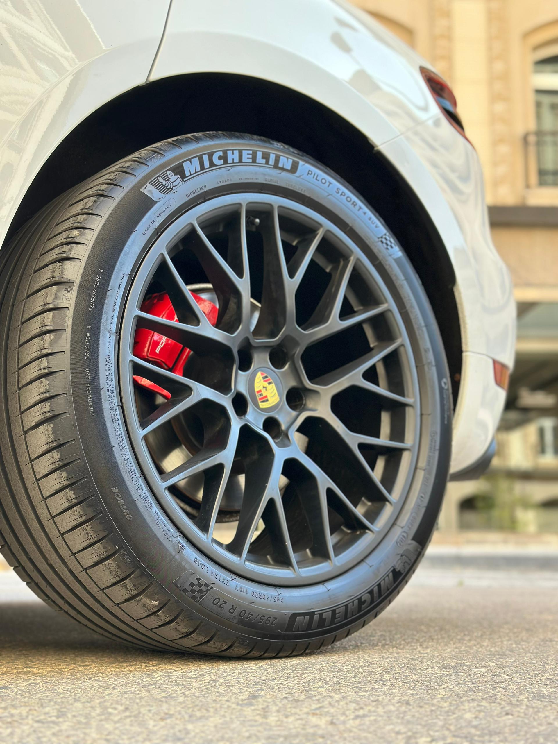 
								2017 Porsche Macan GTS full									
