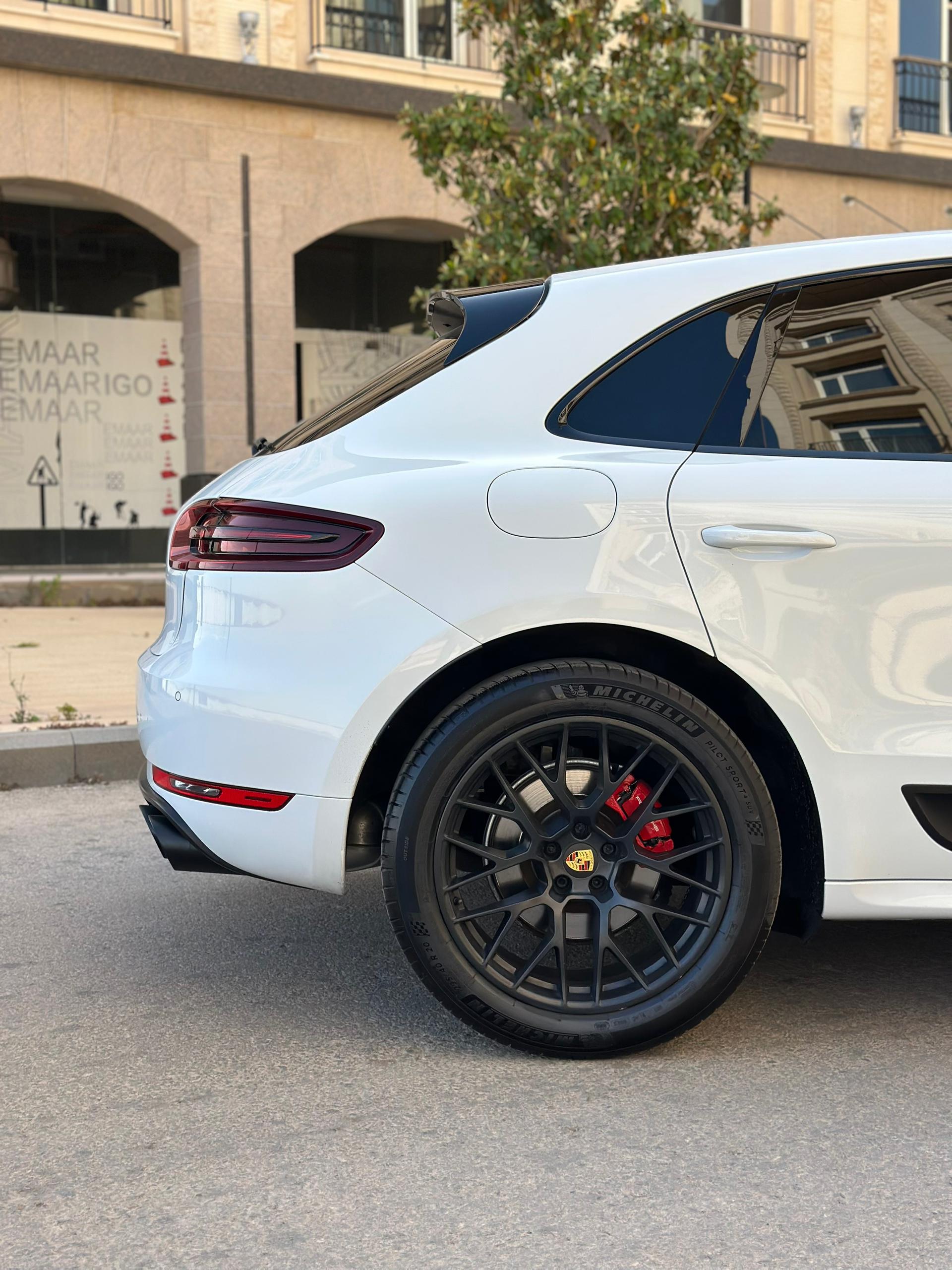 
								2017 Porsche Macan GTS full									