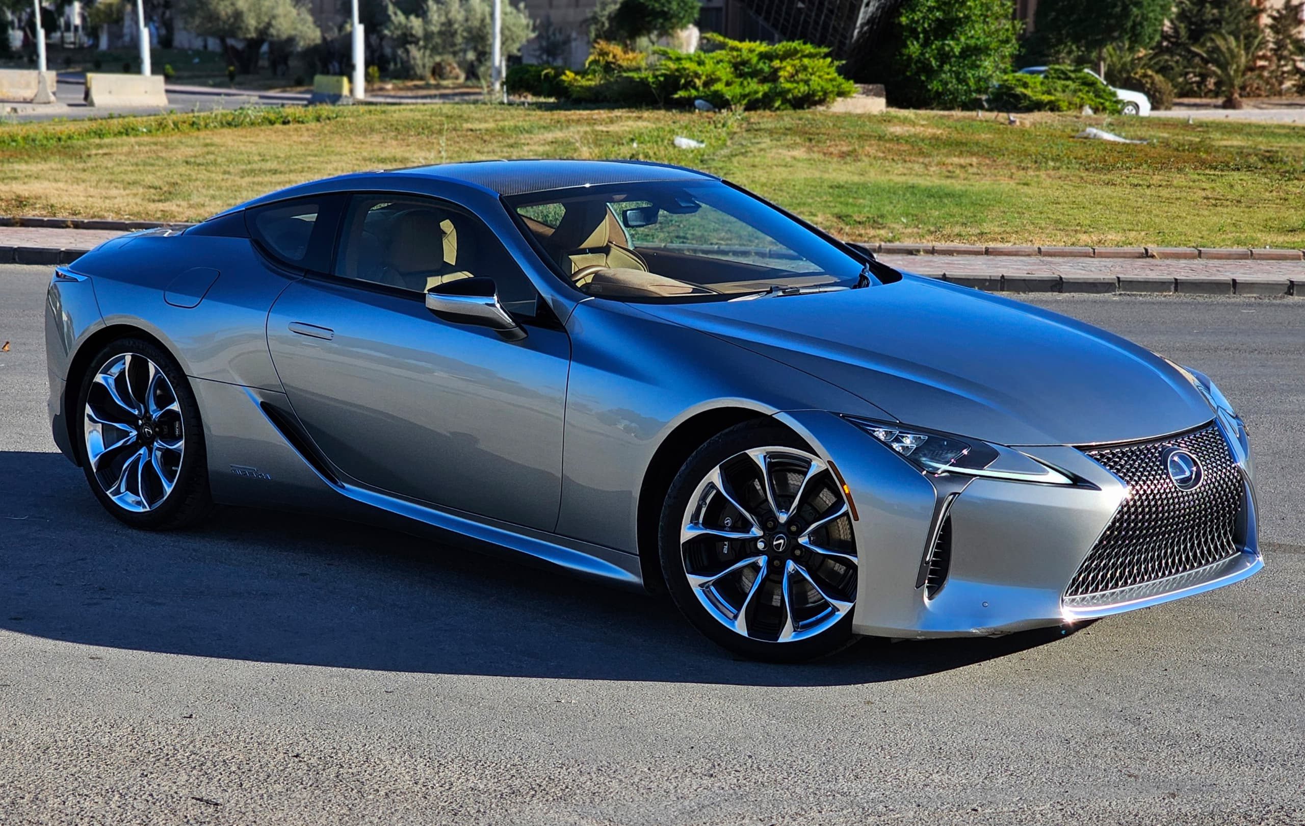 
								2021 Lexus LC500h full									