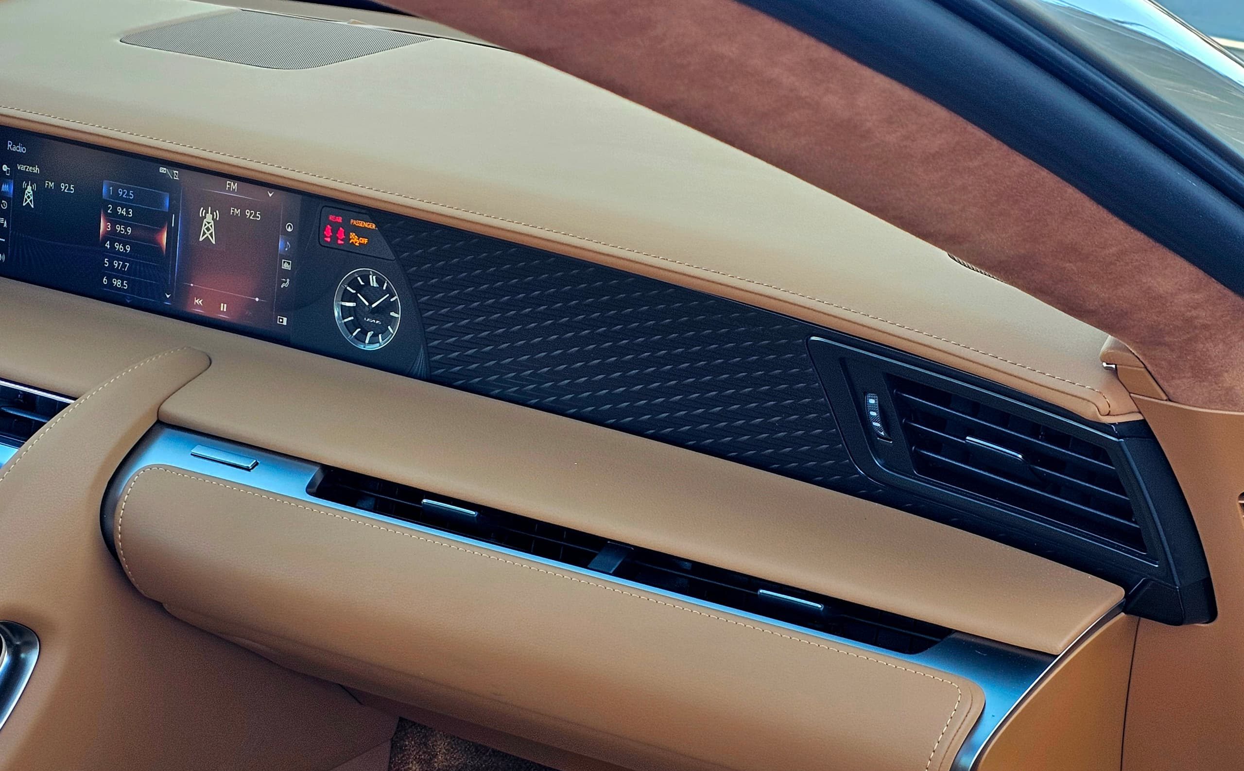 
								2021 Lexus LC500h full									