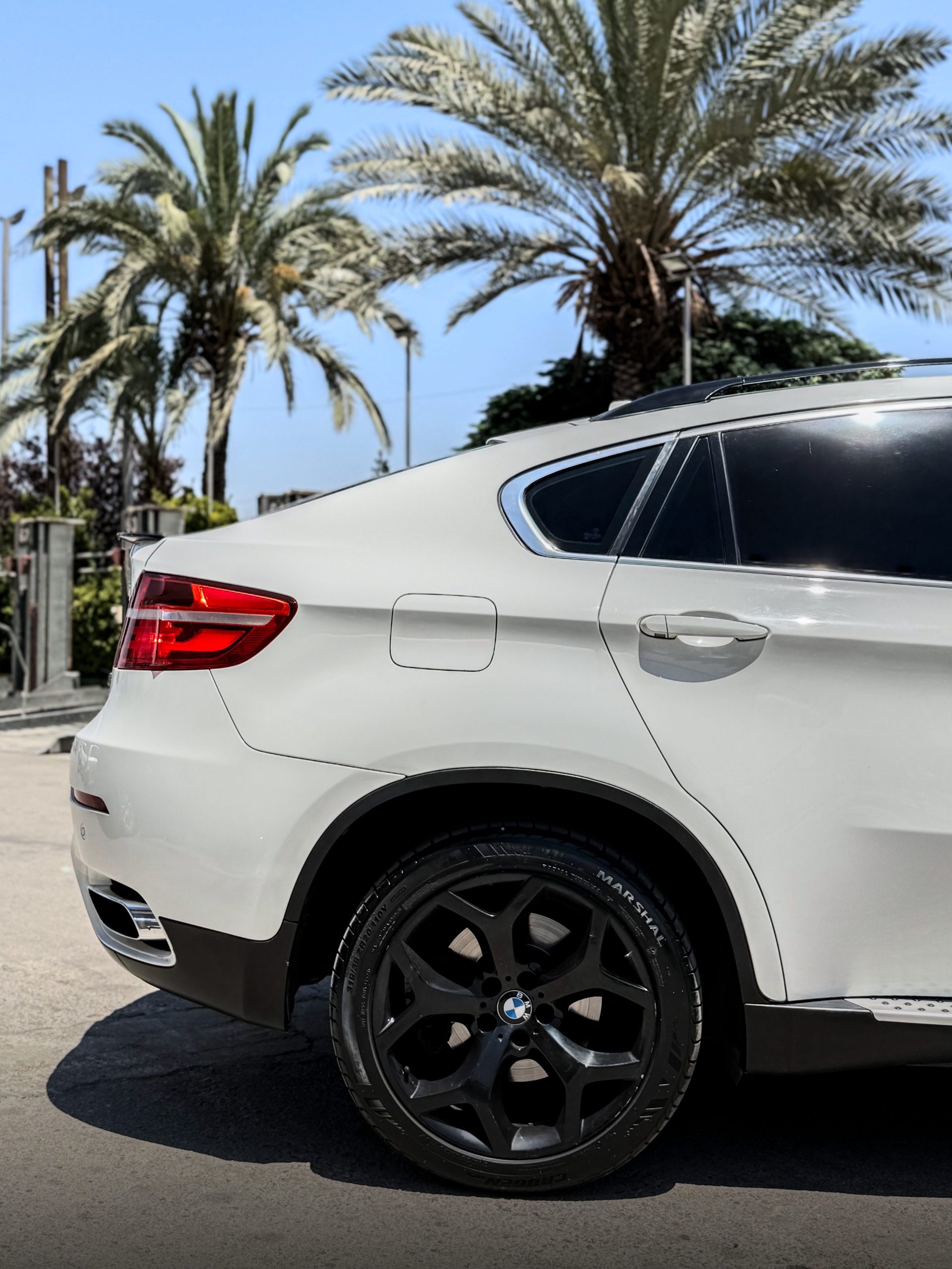 
								2008 BMW X6 50i full									