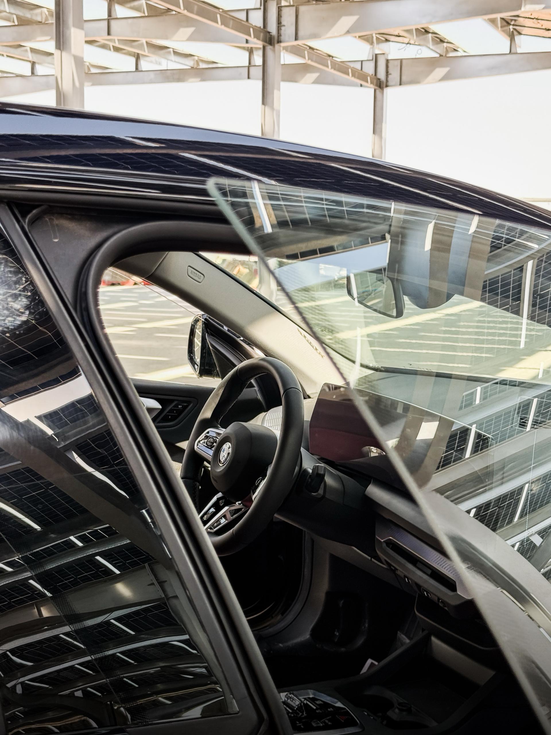 
								2025 BMW 225L full									