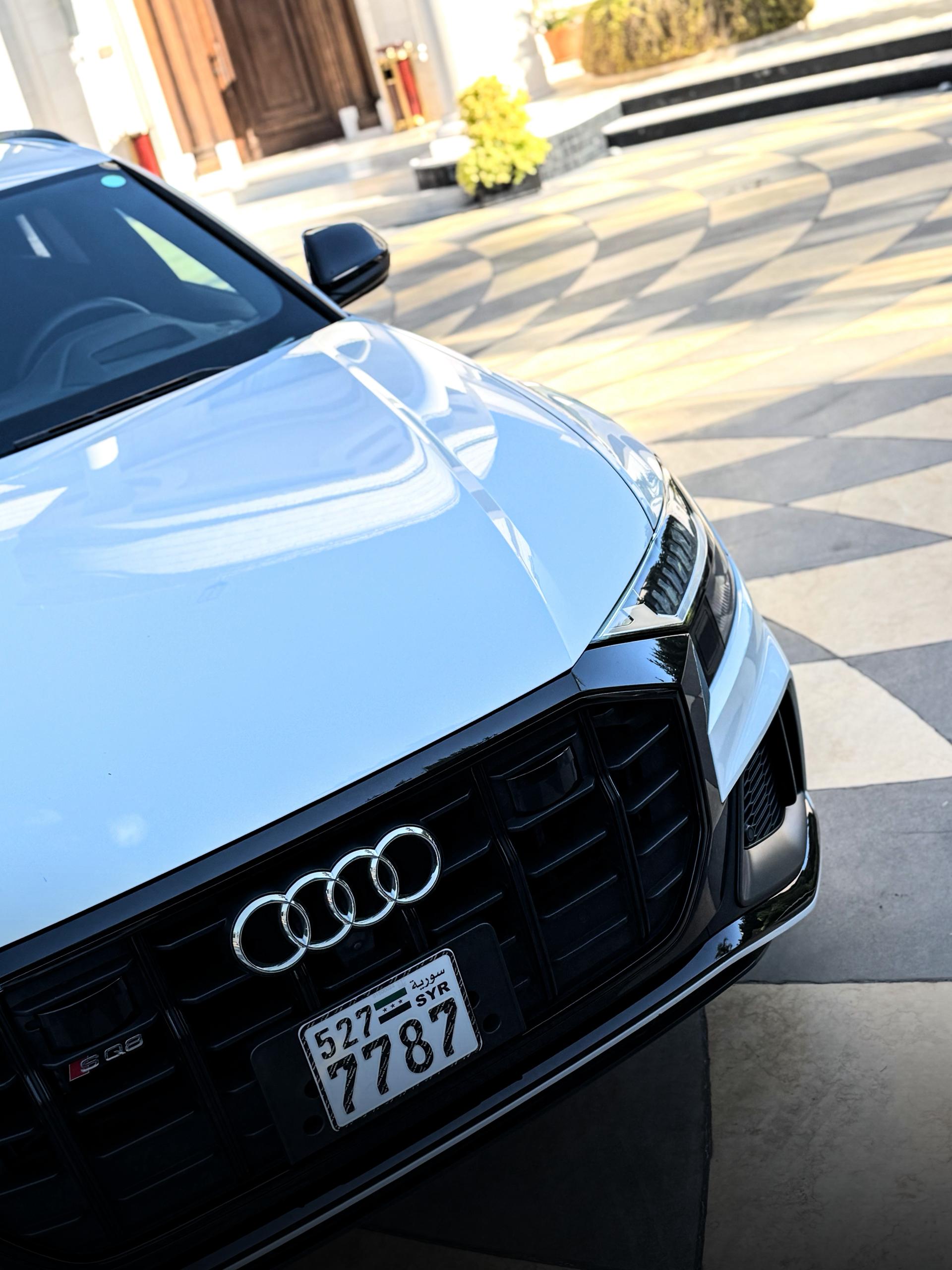 
								2020 Audi SQ8 Premium Plus full									