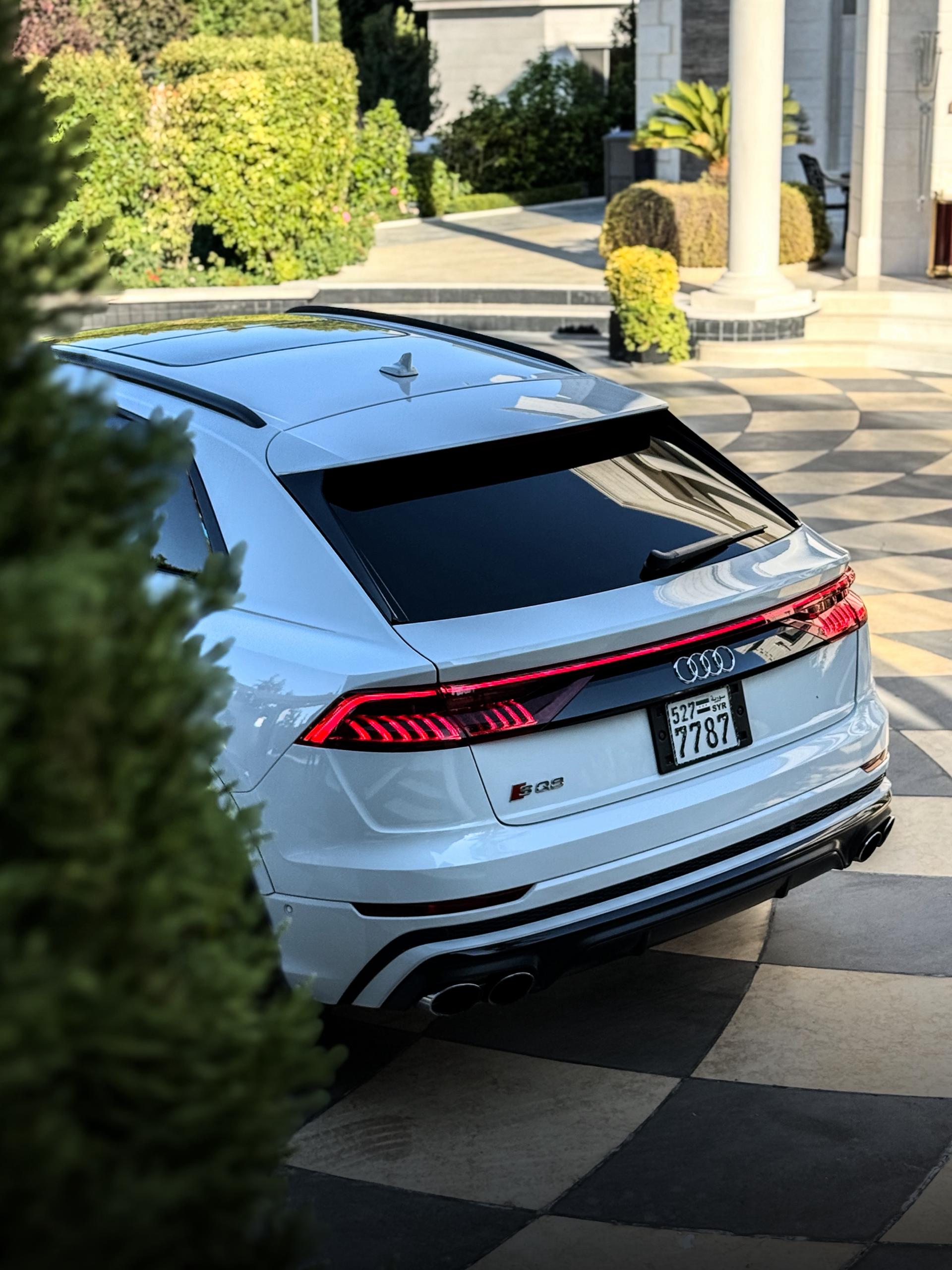 
								2020 Audi SQ8 Premium Plus full									