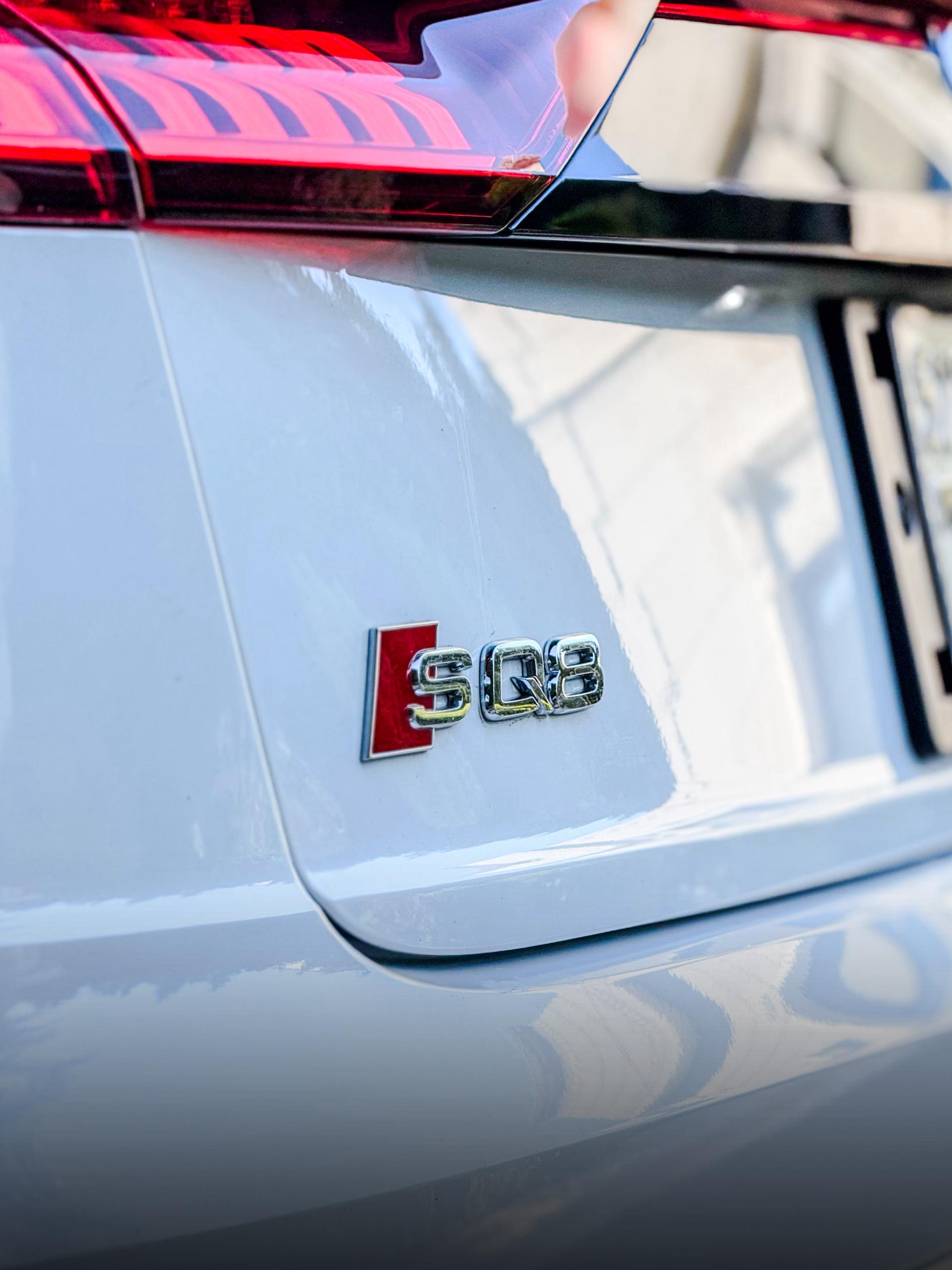 
								2020 Audi SQ8 Premium Plus full									