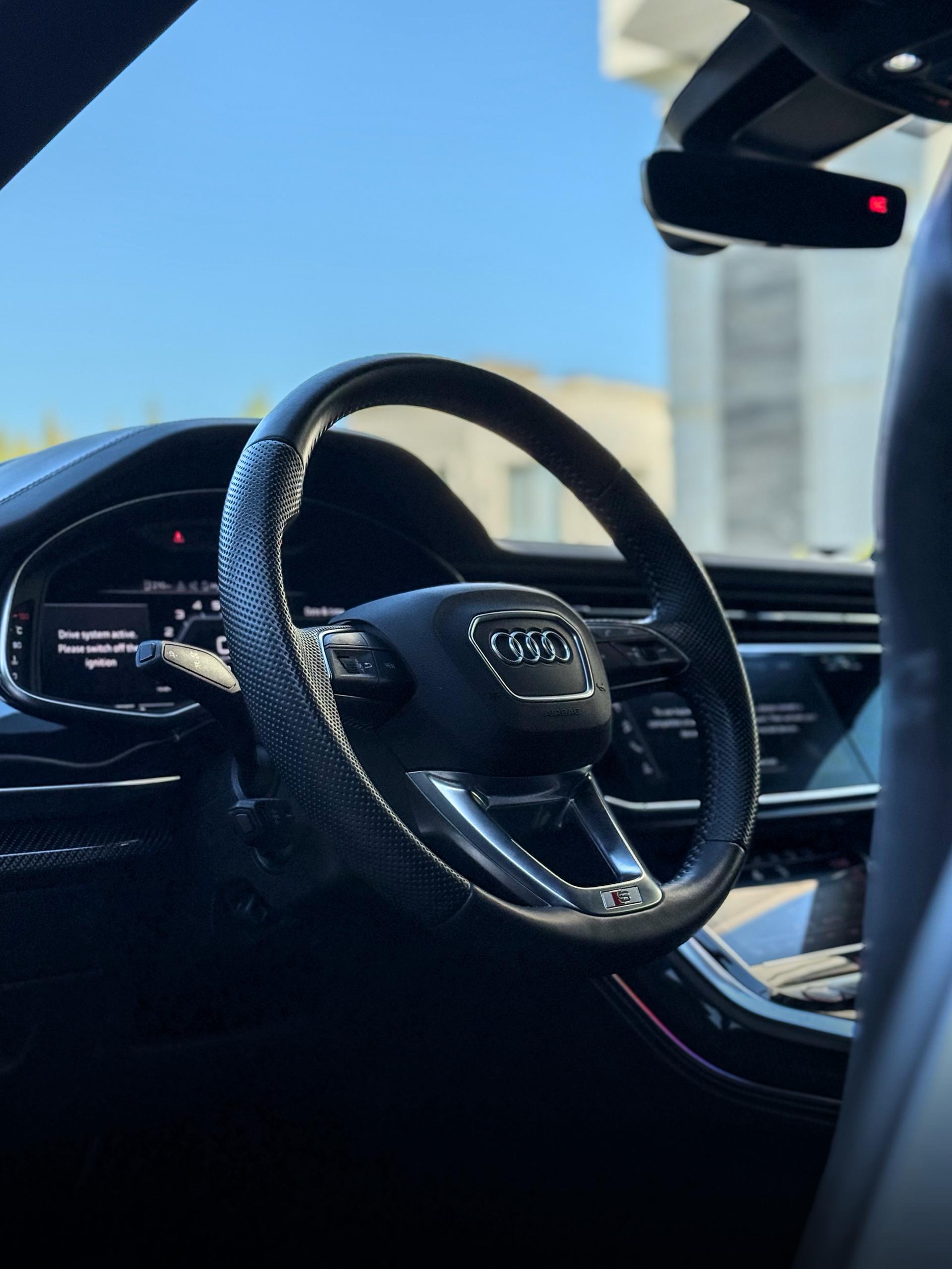 
								2020 Audi SQ8 Premium Plus full									