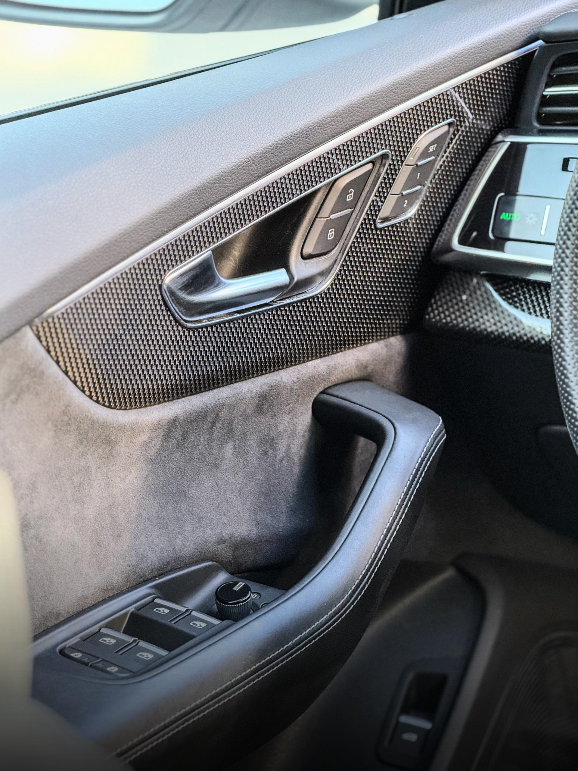
								2020 Audi SQ8 Premium Plus full									