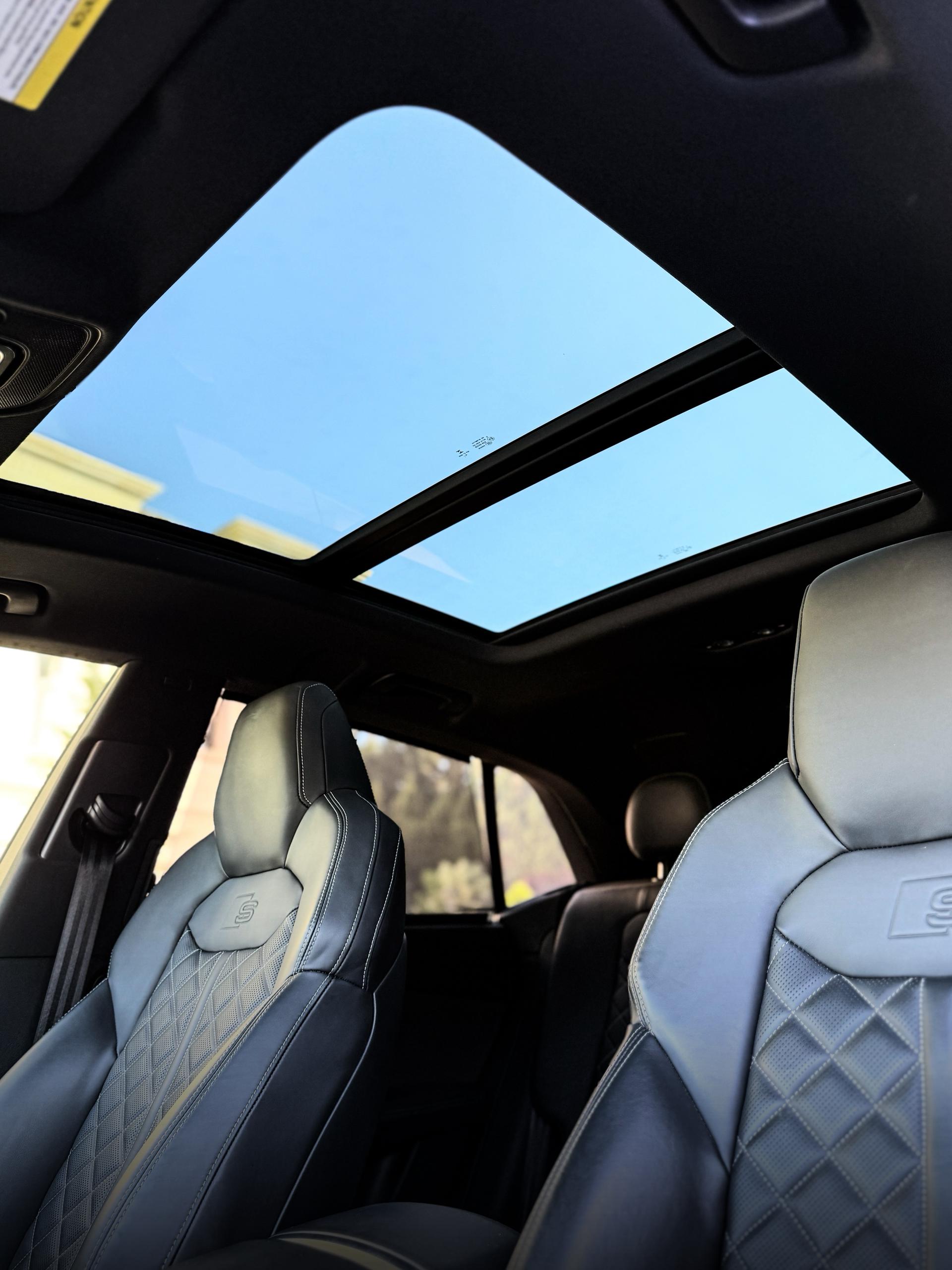 
								2020 Audi SQ8 Premium Plus full									