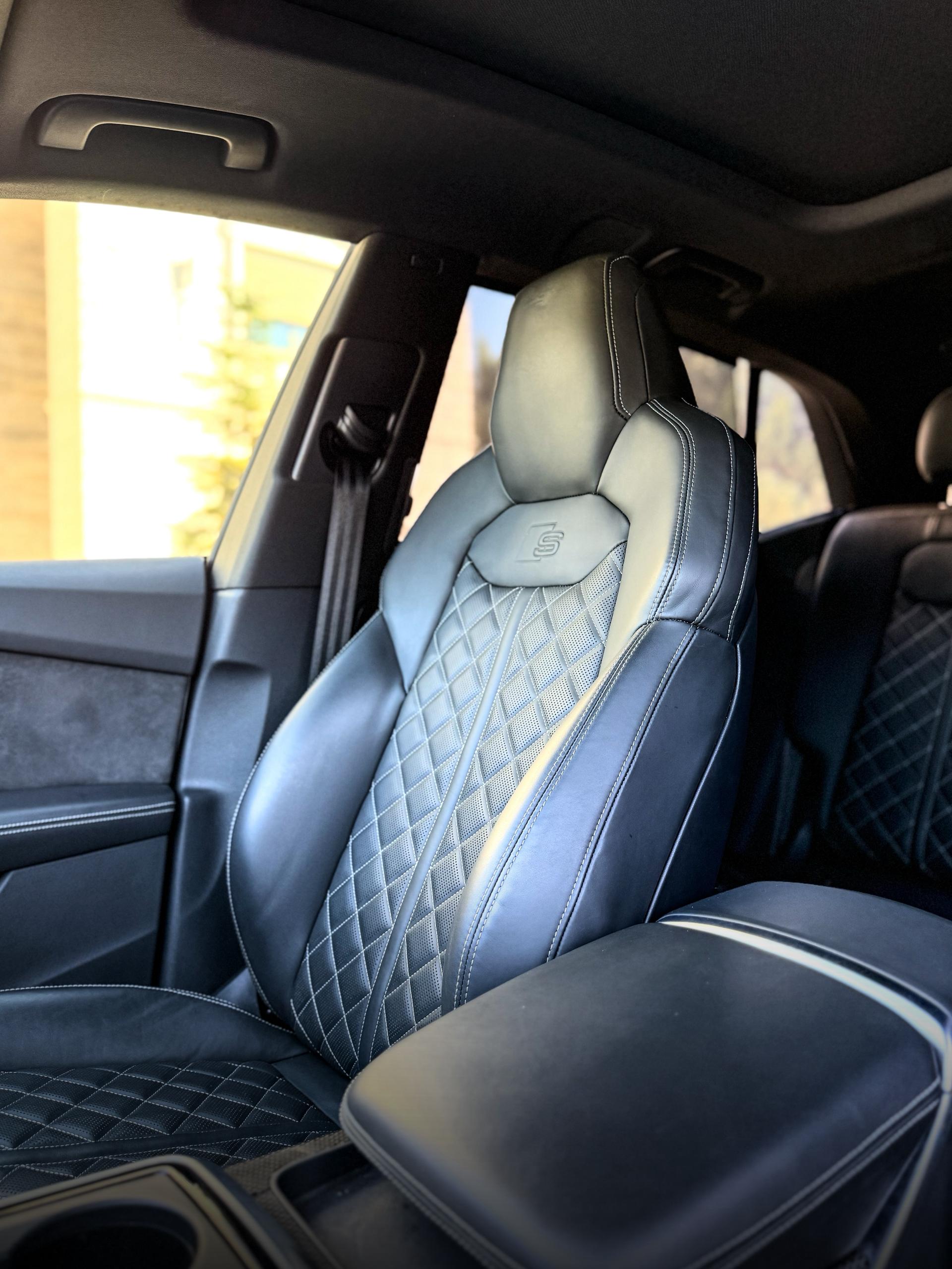 
								2020 Audi SQ8 Premium Plus full									