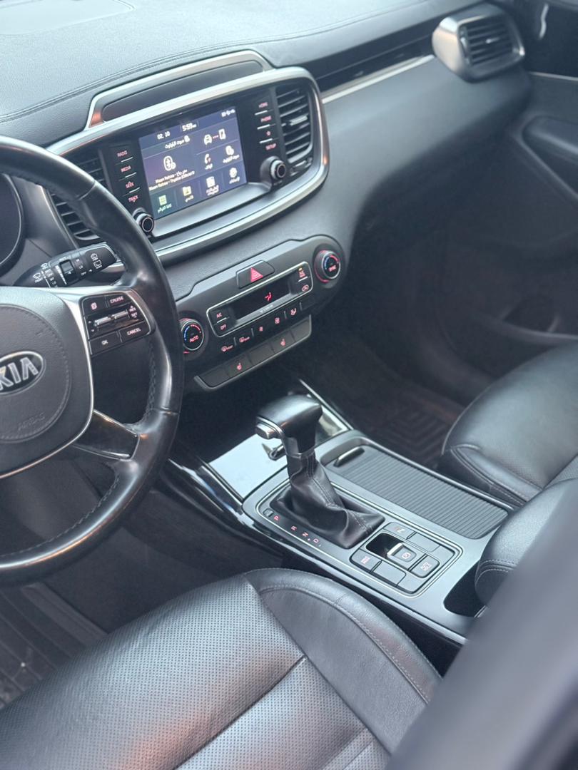
								2019 Kia Sorento full									