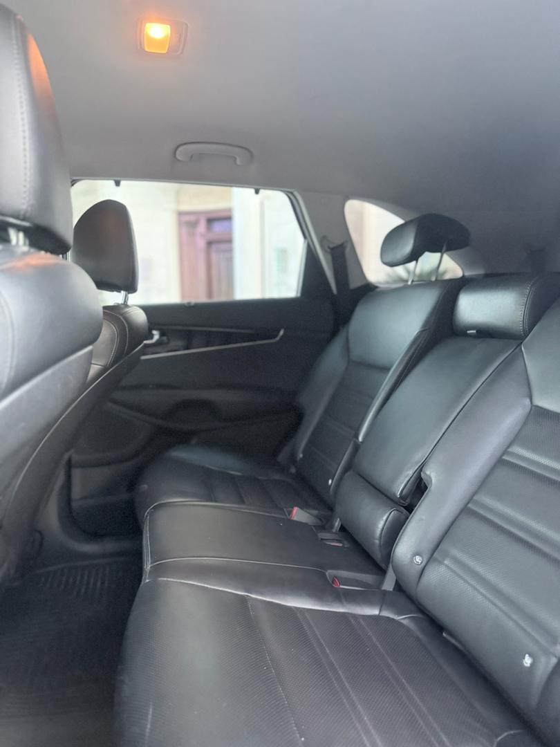 
								2019 Kia Sorento full									