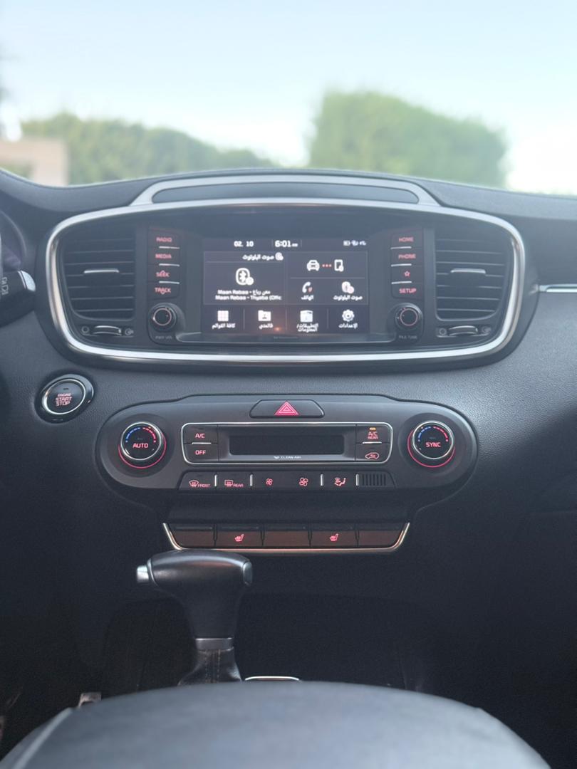
								2019 Kia Sorento full									