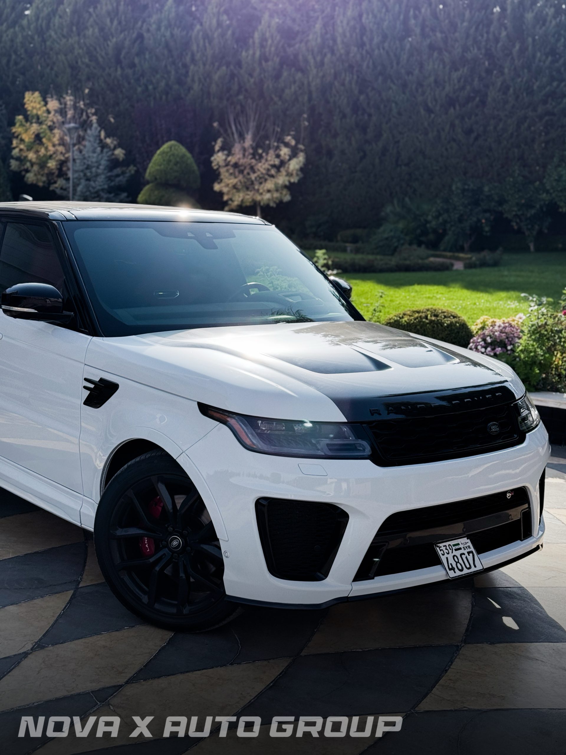 
								2021 Land Rover Range Rover Sport SVR full									