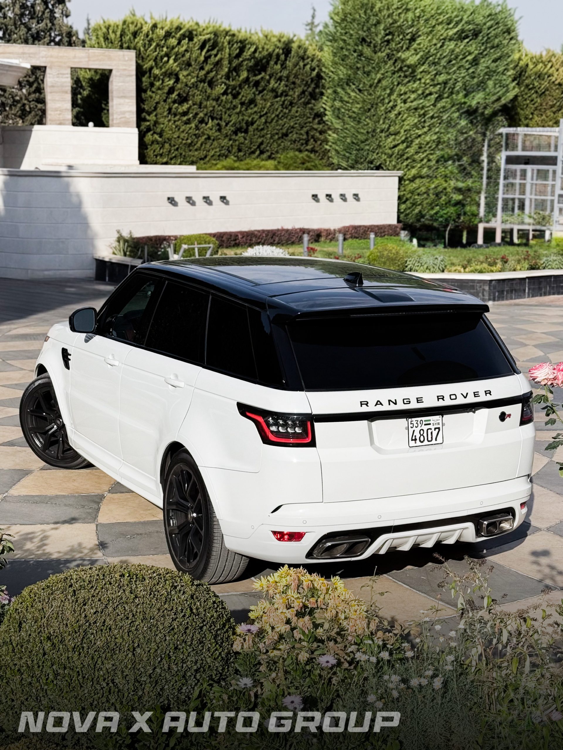 
								2021 Land Rover Range Rover Sport SVR full									