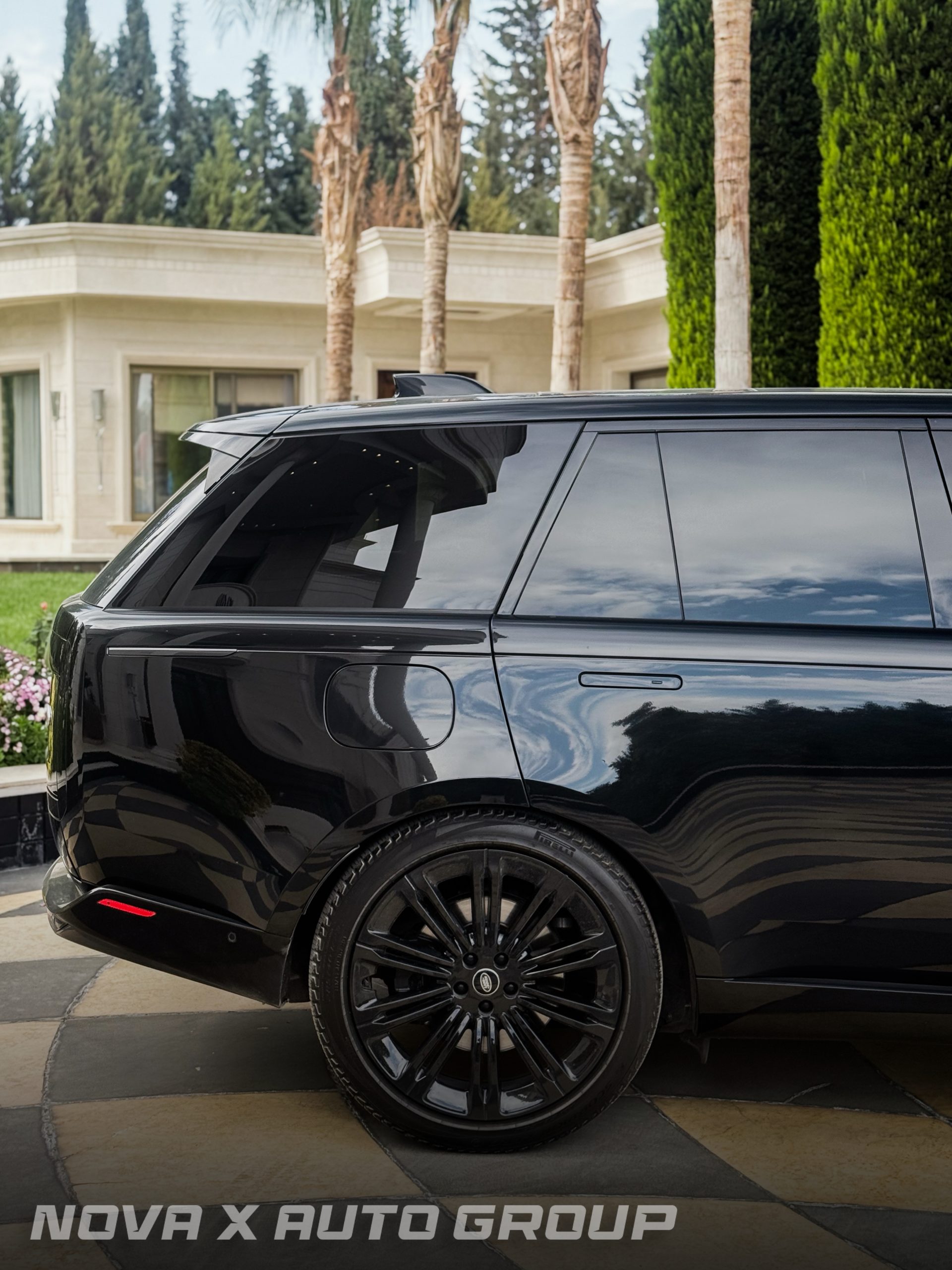 
								2023 Land Rover Range Rover Autobiography full									