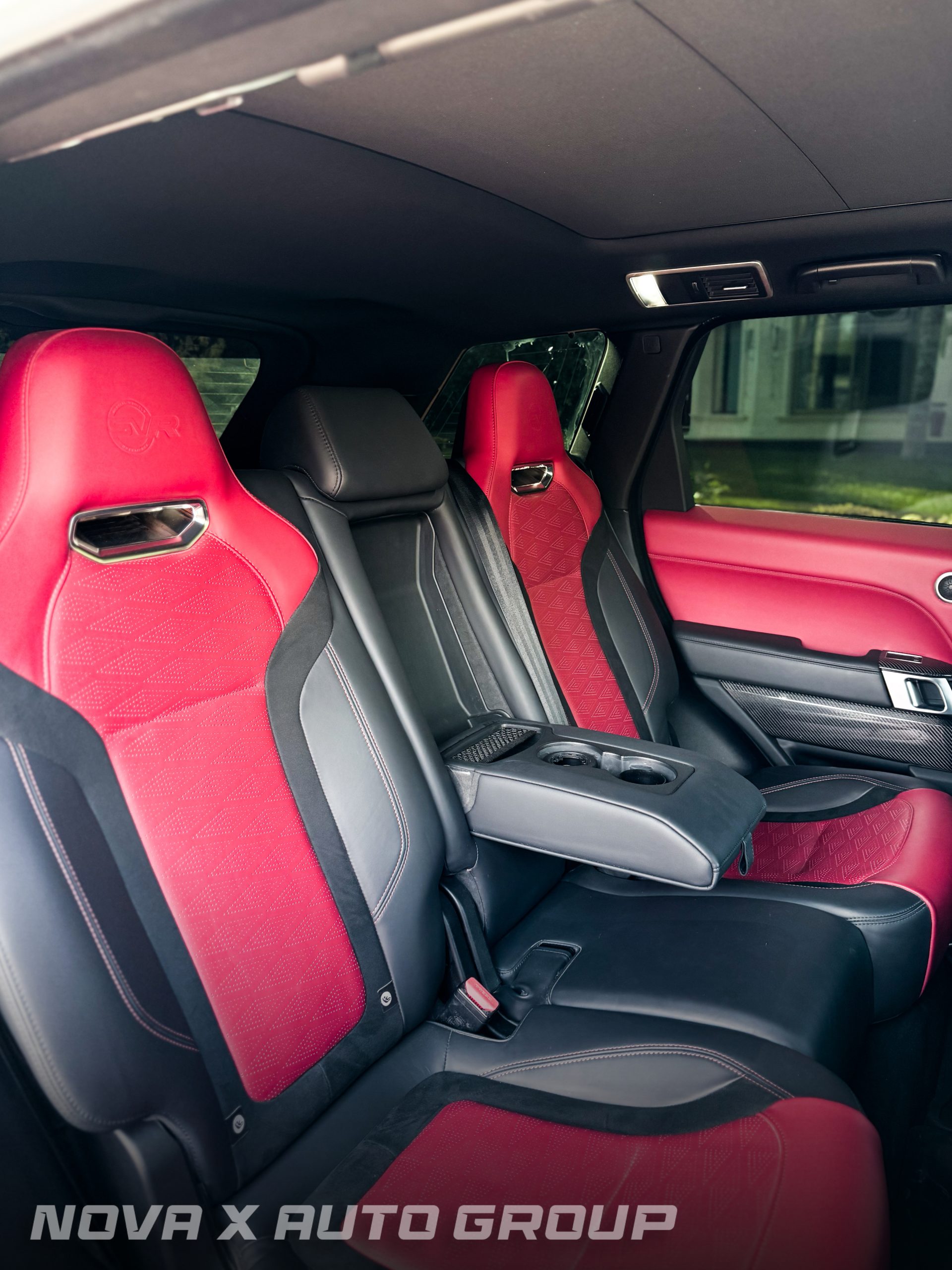 
								2021 Land Rover Range Rover Sport SVR full									