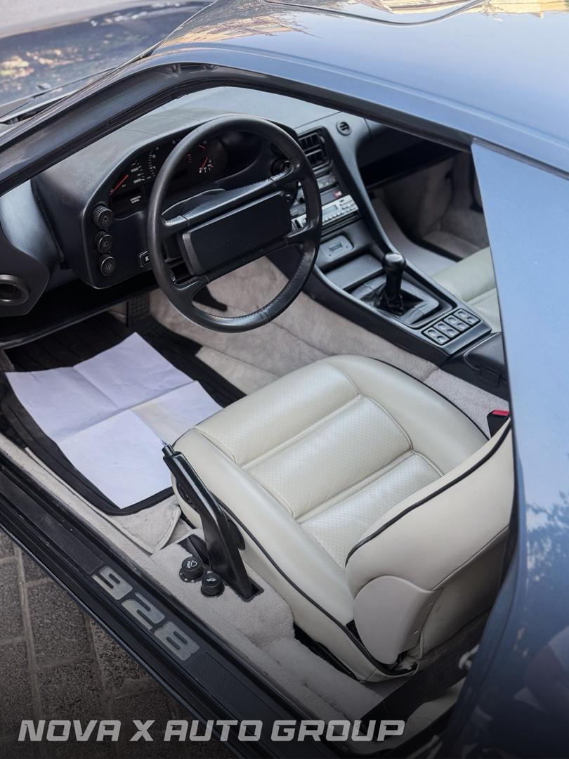 
								1989 Porsche 928 GT full									