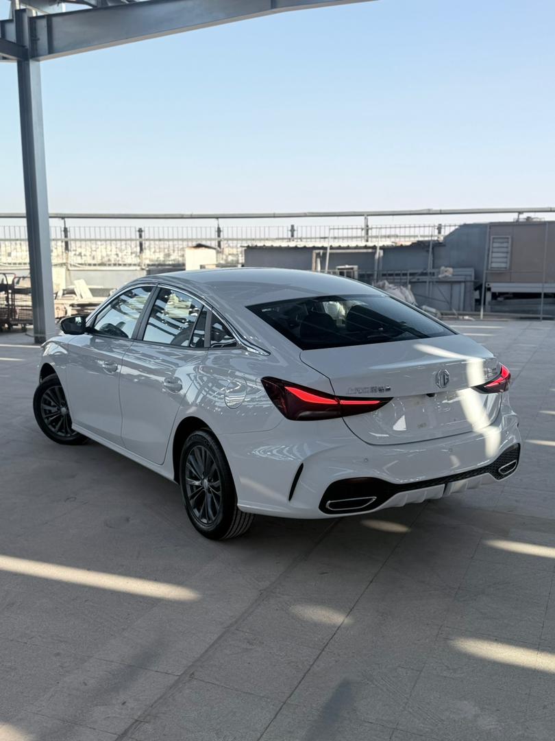 
								2025 MG5 180DVVT full									