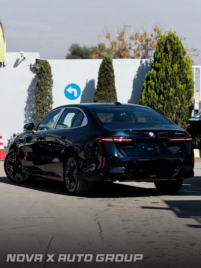 
								2025 BMW 5-Series 530Li M-Sport full									