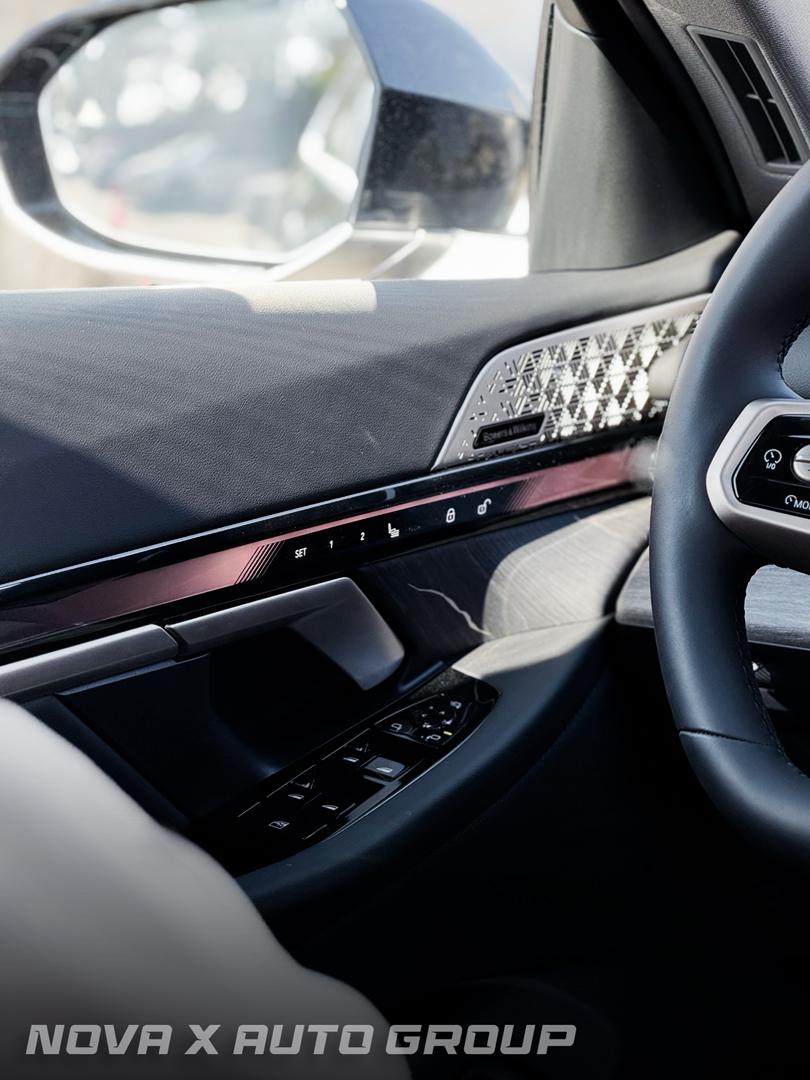 
								2025 BMW 5-Series 530Li M-Sport full									