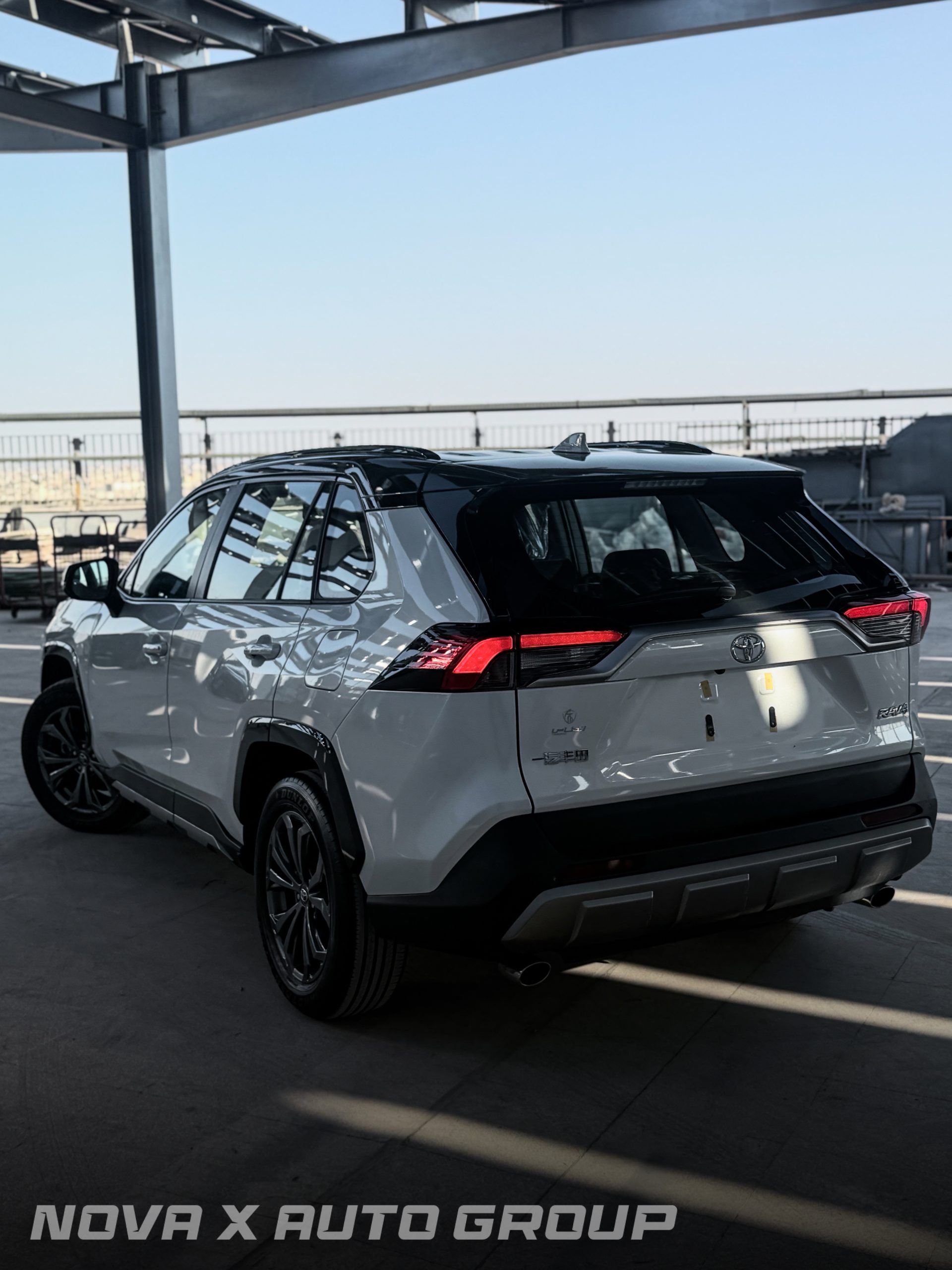 
								2024 Toyota RAV4 2.0L CVT 2WD Fashion Plus Edition full									