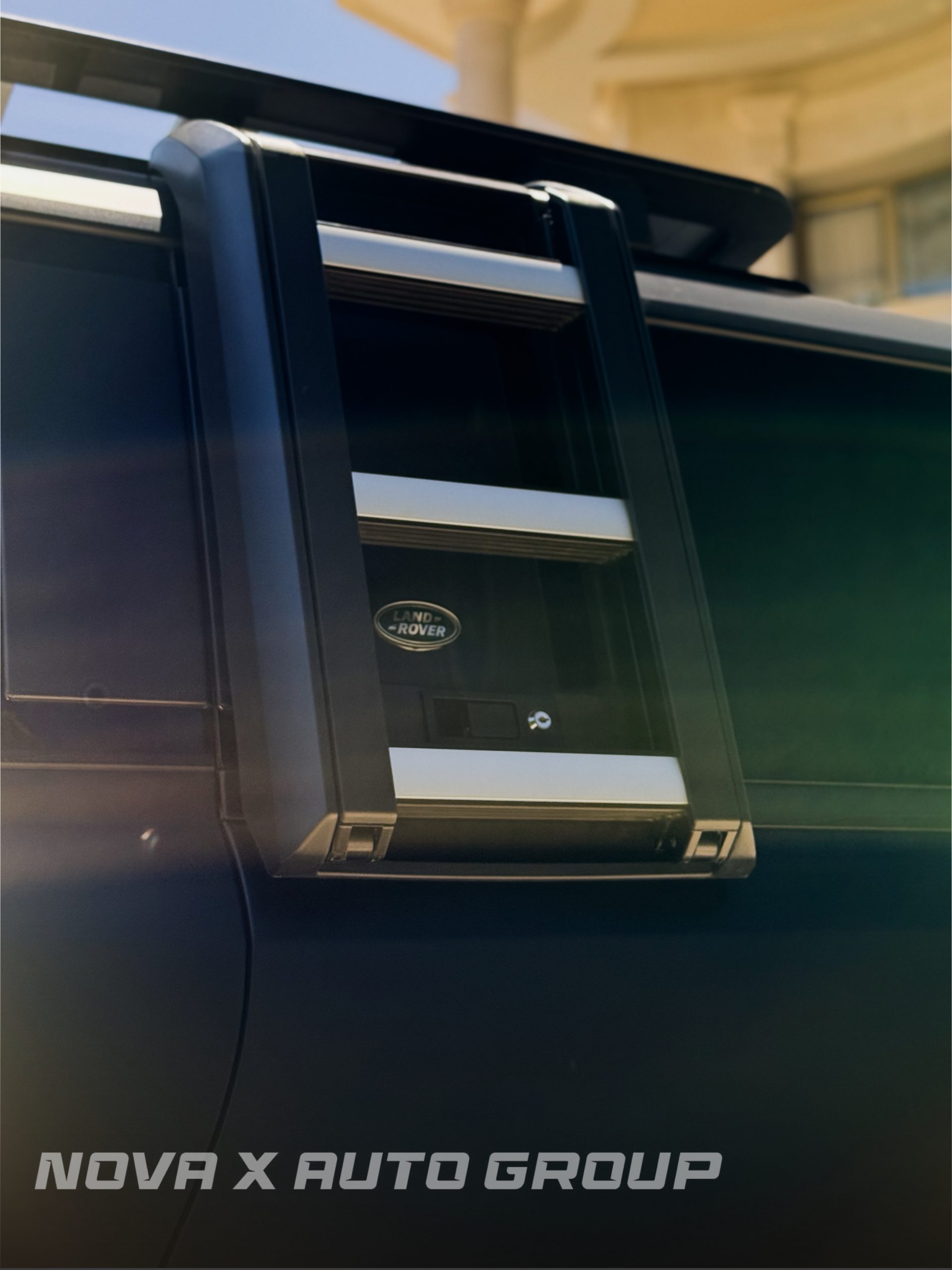 
								2023 Land Rover Range Rover Defender 130 First Edition full									