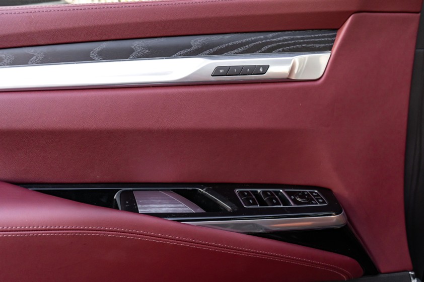 
								2025 Cadillac Escalade Sport 4WD full									