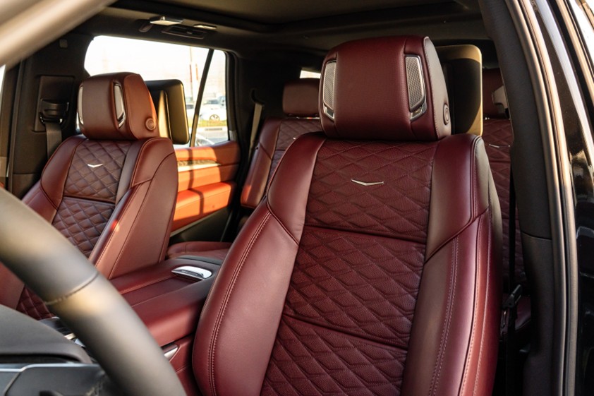 
								2025 Cadillac Escalade Sport 4WD full									